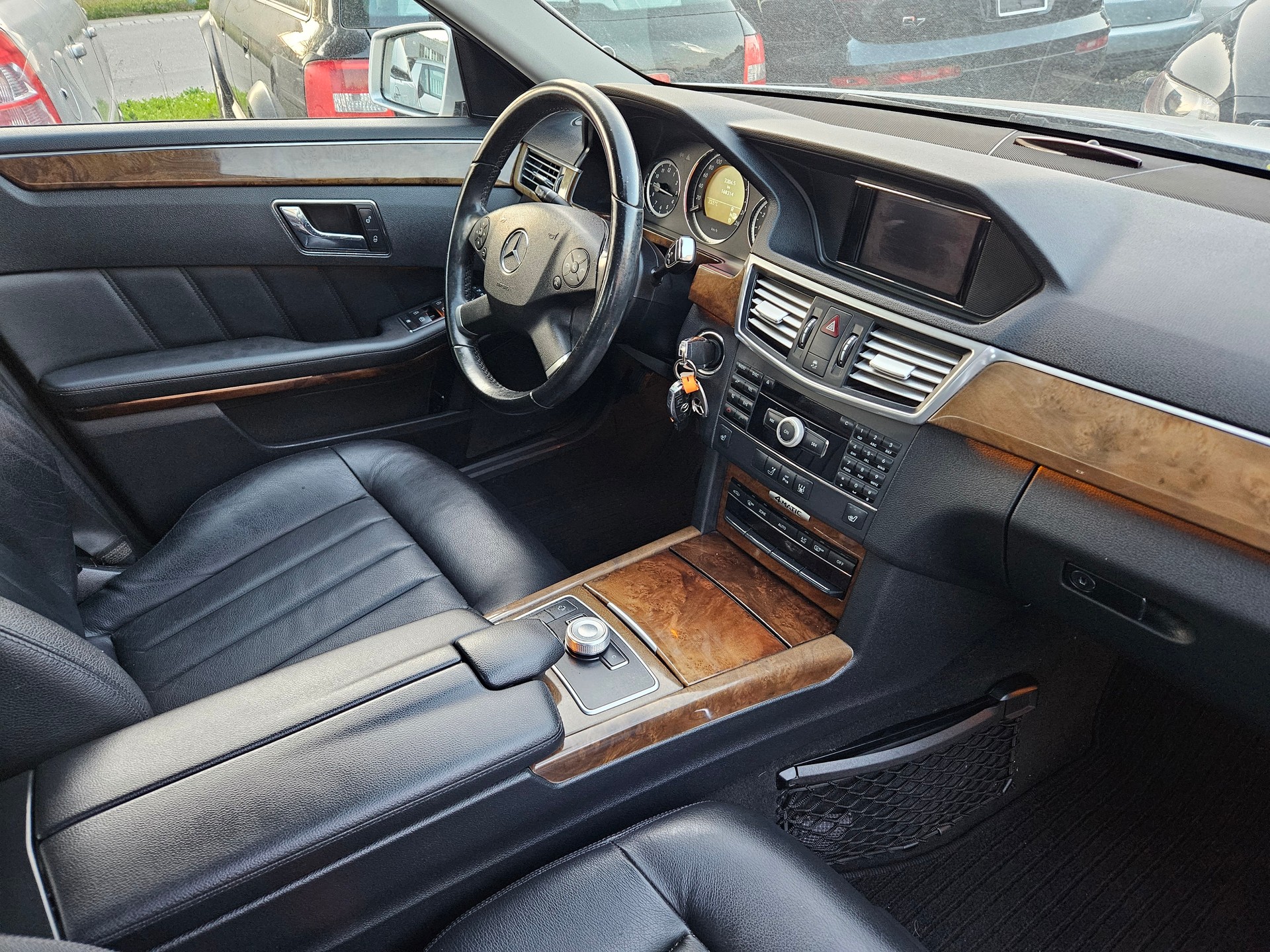 MERCEDES-BENZ E 350 Avantgarde 4Matic 7G-Tronic-image-7