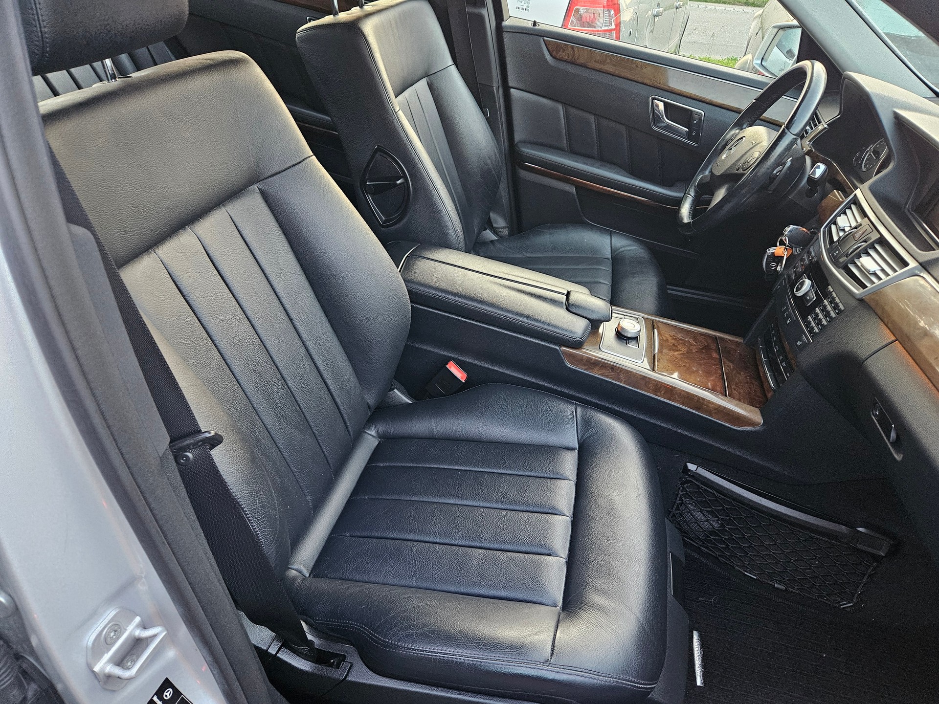 MERCEDES-BENZ E 350 Avantgarde 4Matic 7G-Tronic-image-9
