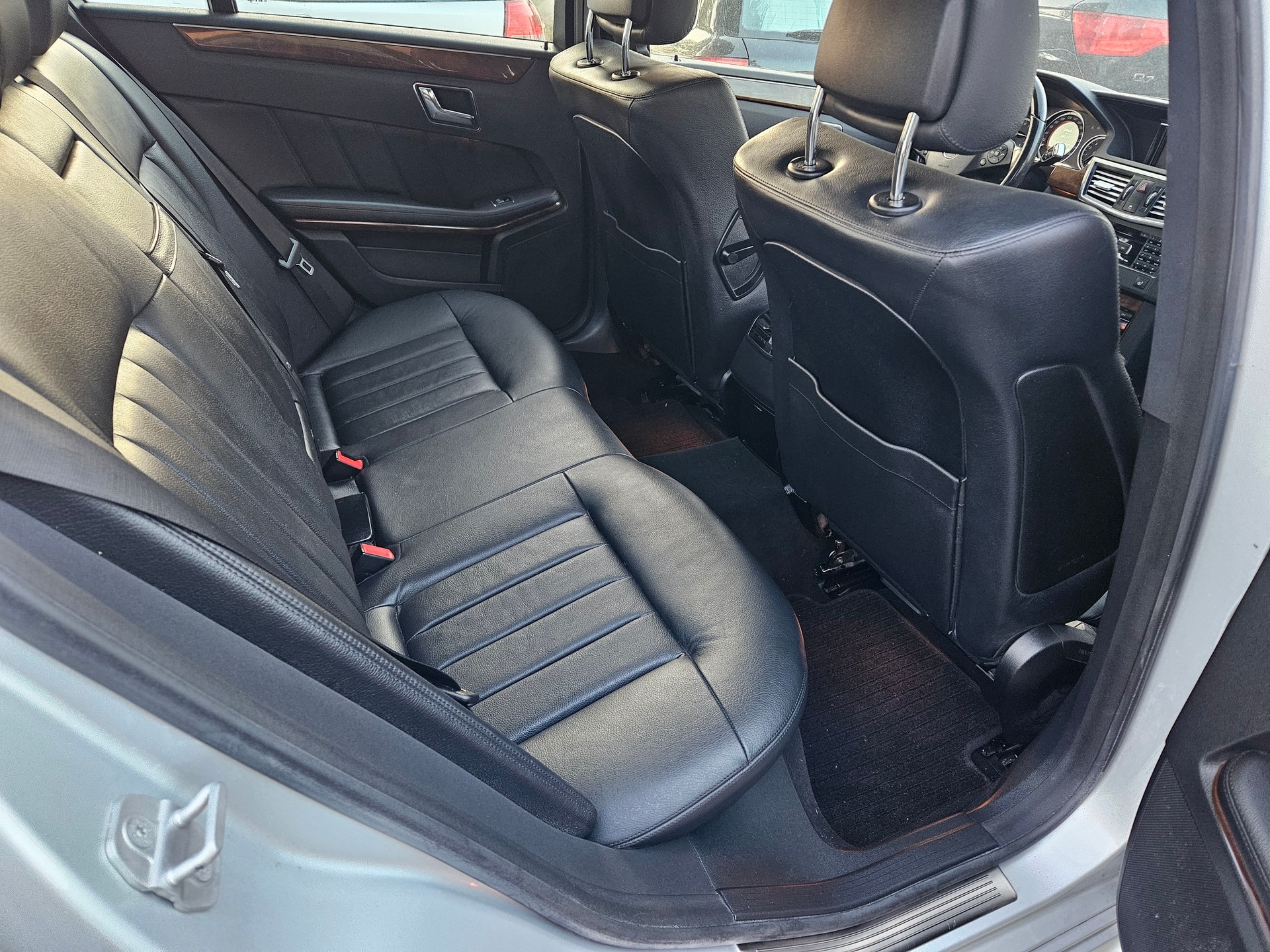 MERCEDES-BENZ E 350 Avantgarde 4Matic 7G-Tronic-image-11