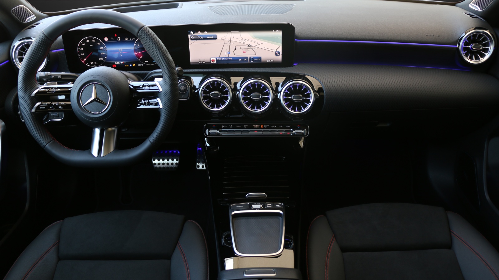 MERCEDES-BENZ A 200 7G-DCT Night Star-image-4