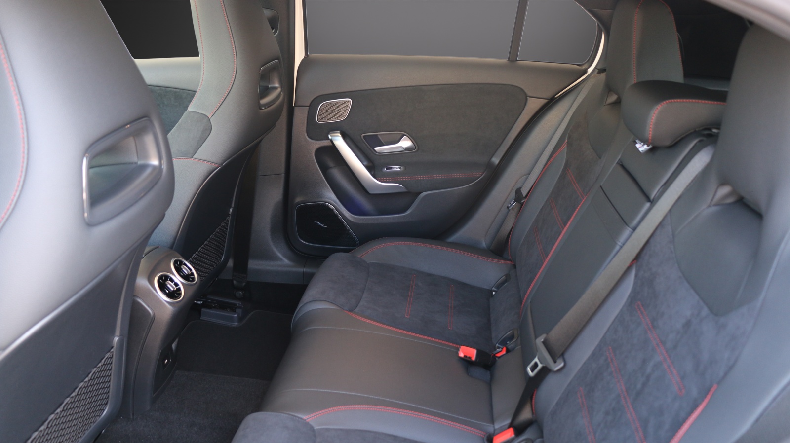 MERCEDES-BENZ A 200 7G-DCT Night Star-image-9