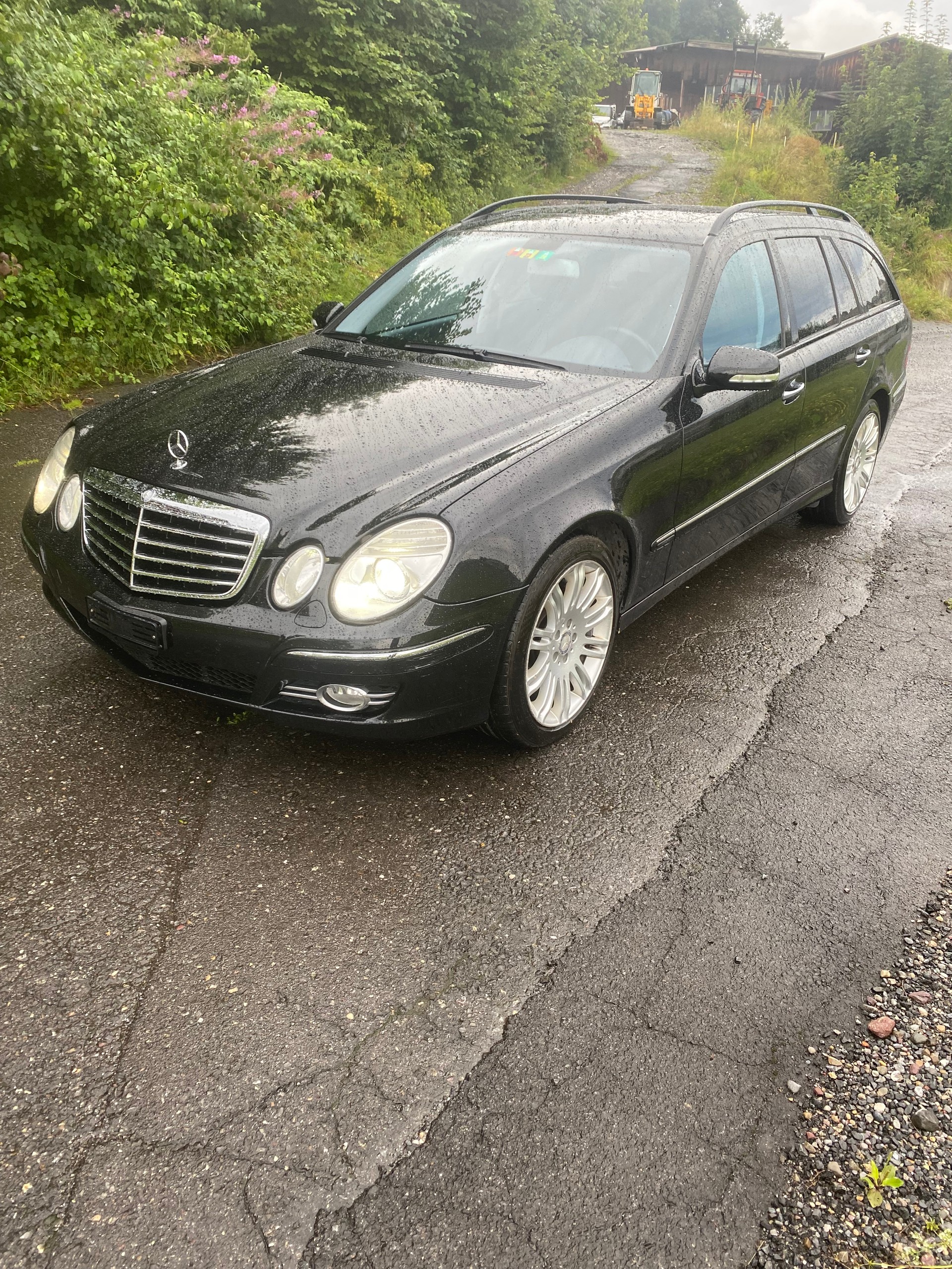 MERCEDES-BENZ E 350 Classic 4Matic Automatic-image-2