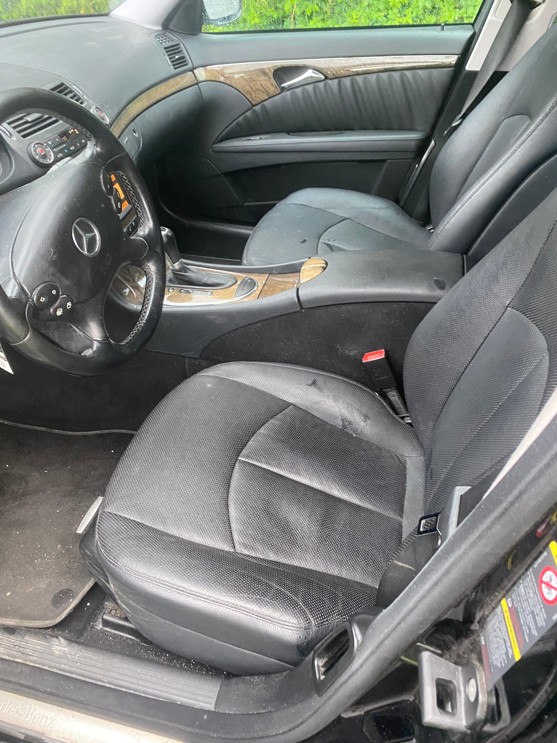 MERCEDES-BENZ E 350 Classic 4Matic Automatic-image-5