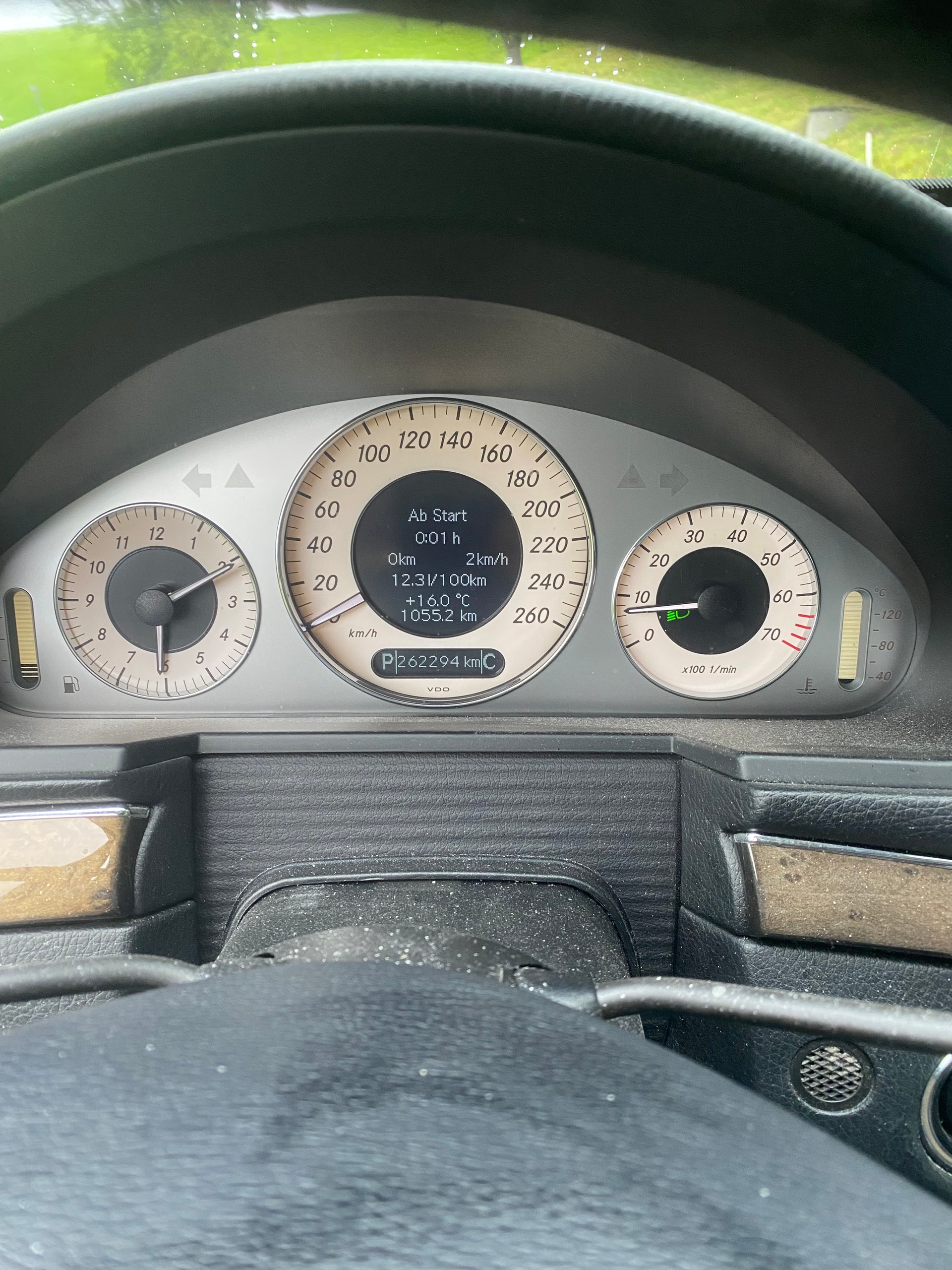 MERCEDES-BENZ E 350 Classic 4Matic Automatic-image-4