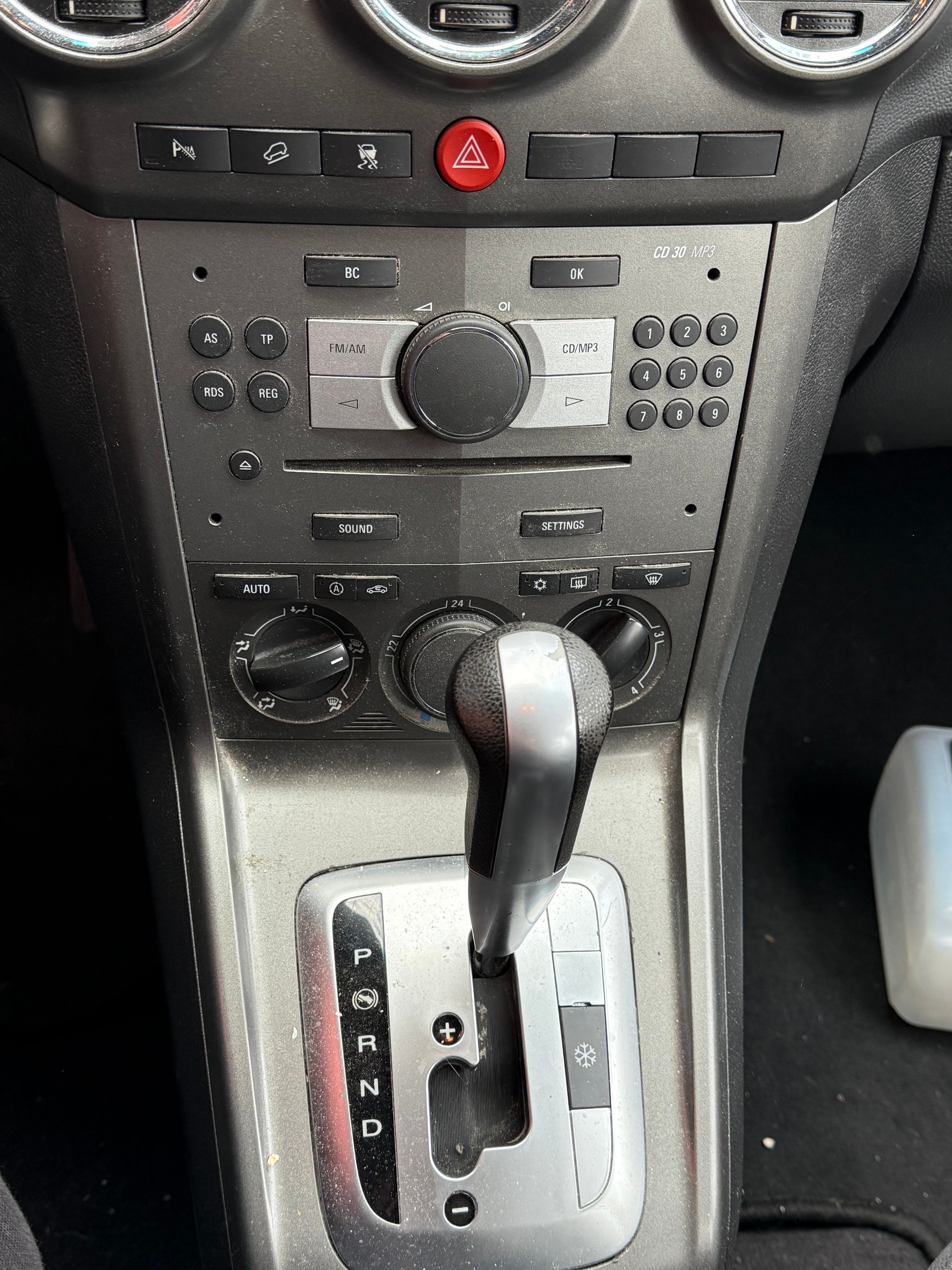 OPEL Antara 2.0 CDTi Enjoy 4WD Automatic-image-6
