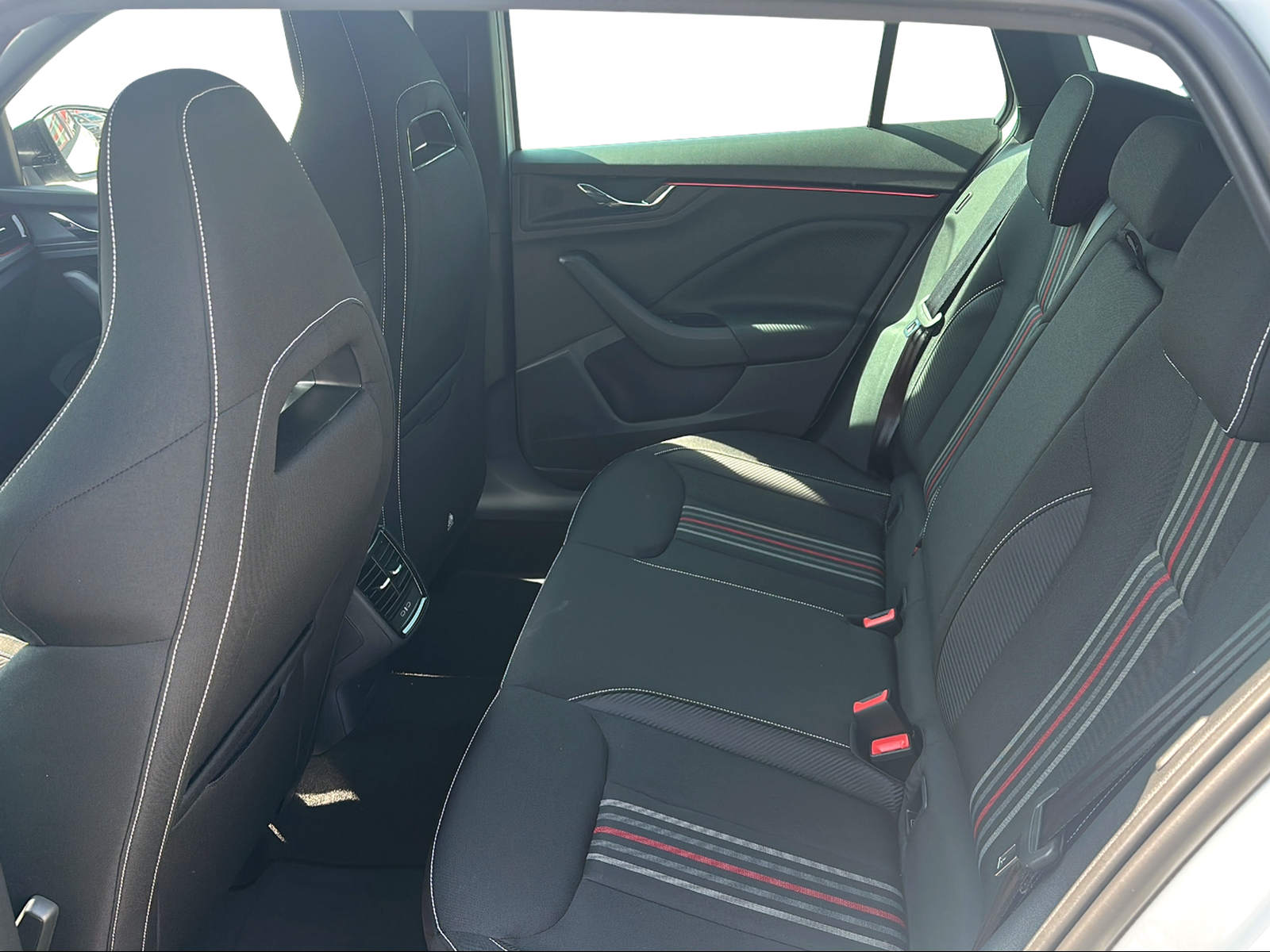 SKODA Scala 1.5 TSI Monte Carlo DSG-image-4
