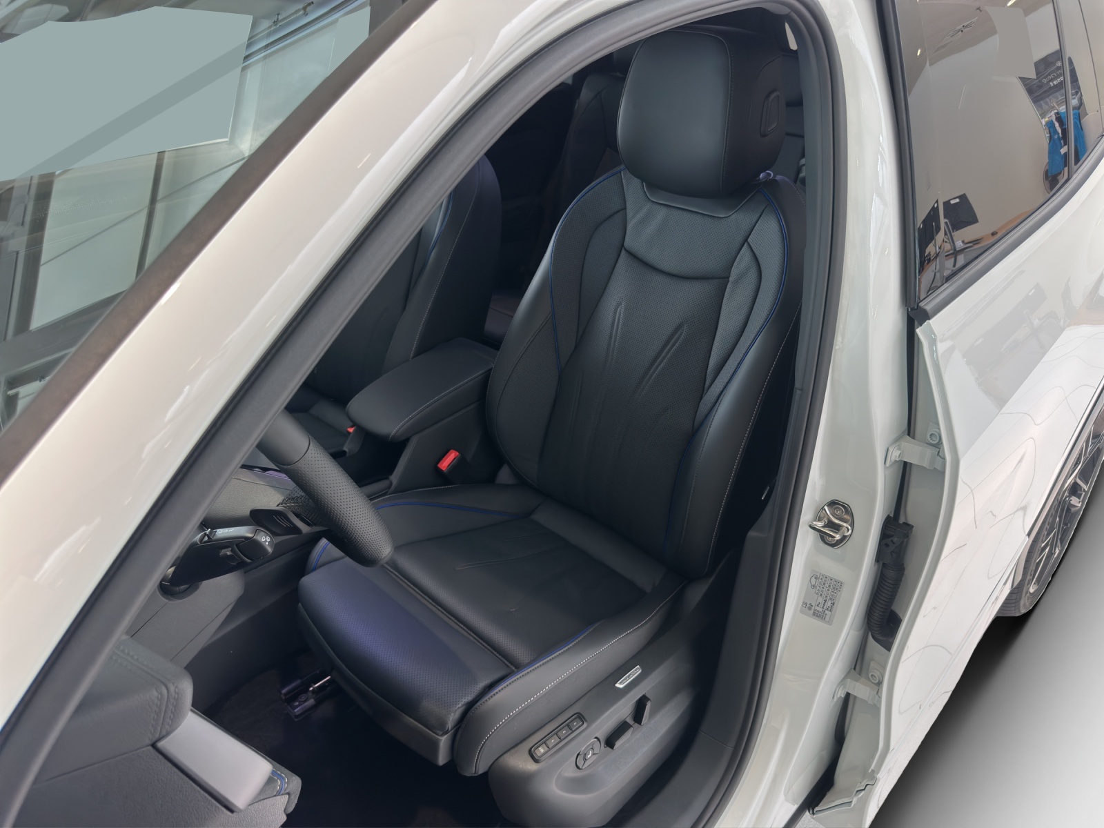 VW Tayron 1.5 TSI evo2 eHybrid R-Line DSG-image-14