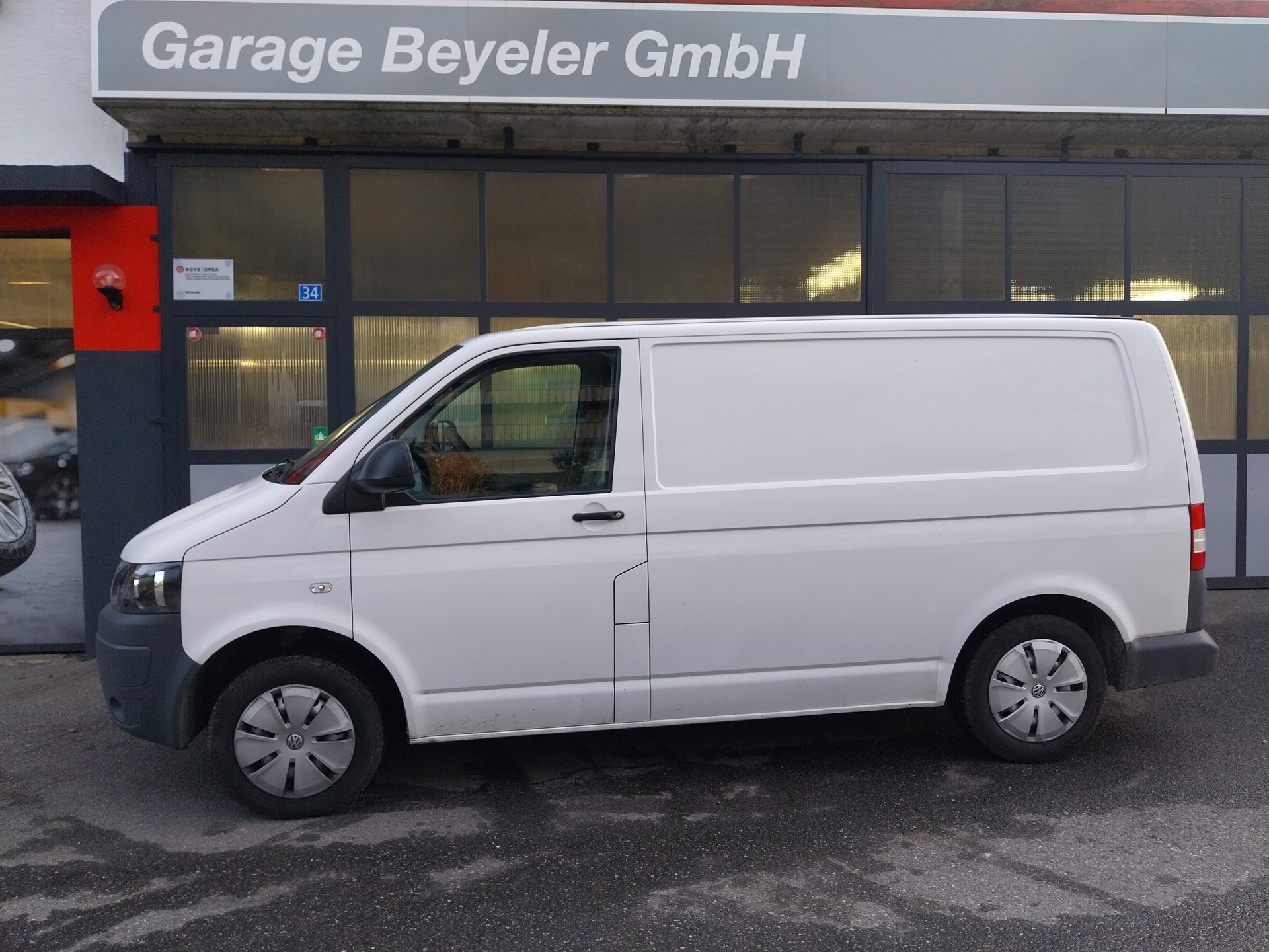 VW T5 2.0 TDI-image-0
