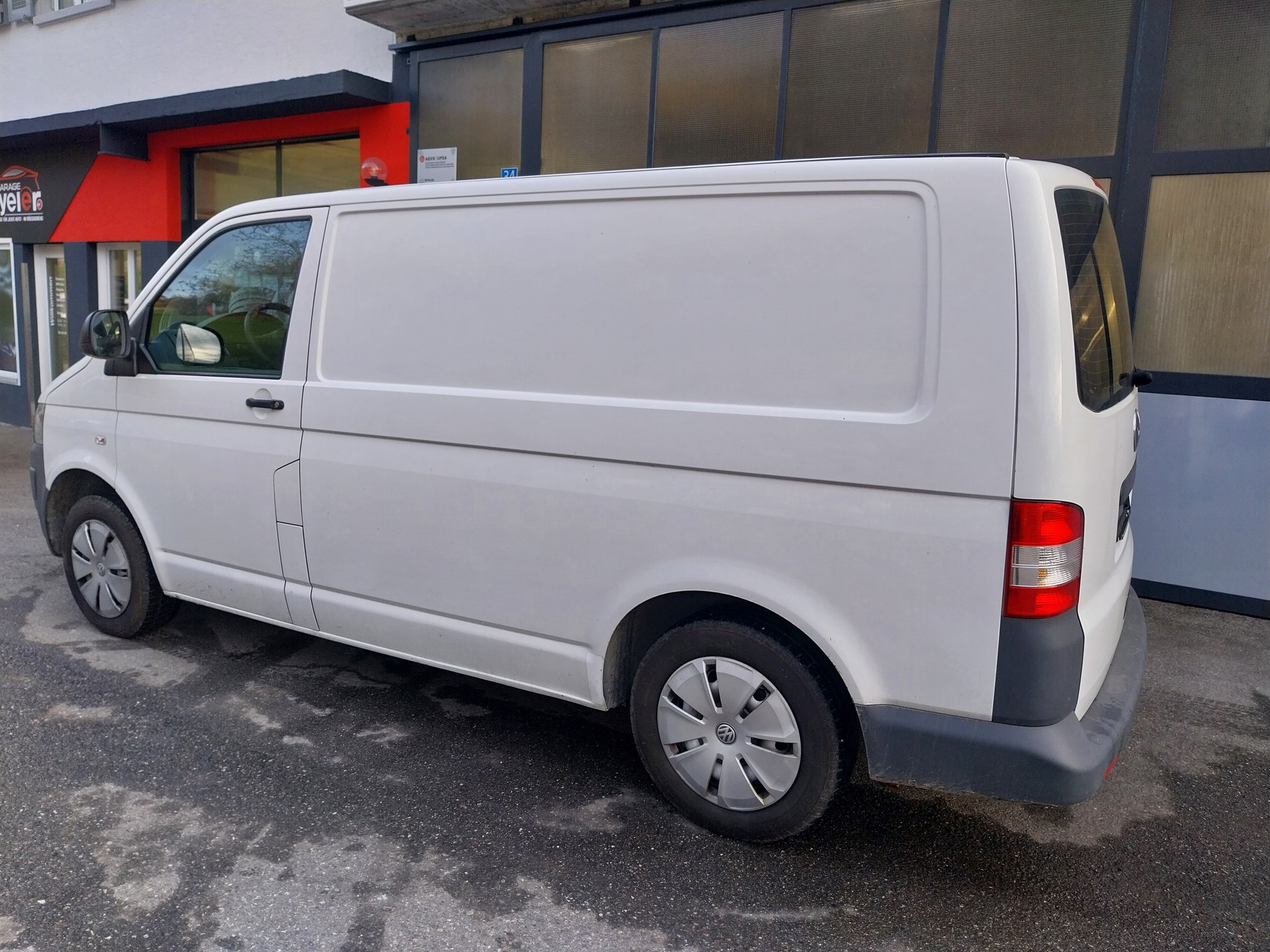 VW T5 2.0 TDI-image-1
