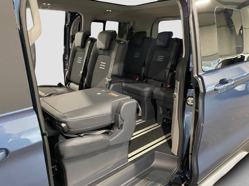 FORD Tourneo Custom Bus 320 L1 2.0 EcoBlue 170 PS Active 4x4-image-16