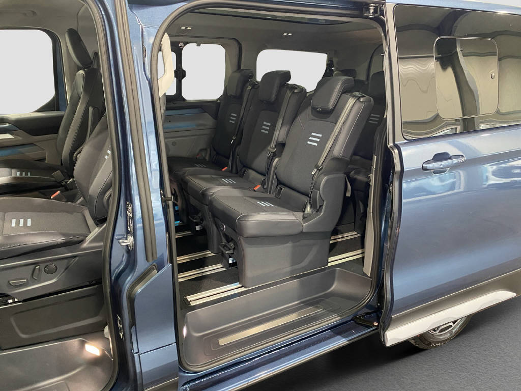 FORD Tourneo Custom Bus 320 L1 2.0 EcoBlue 170 PS Active 4x4-image-15