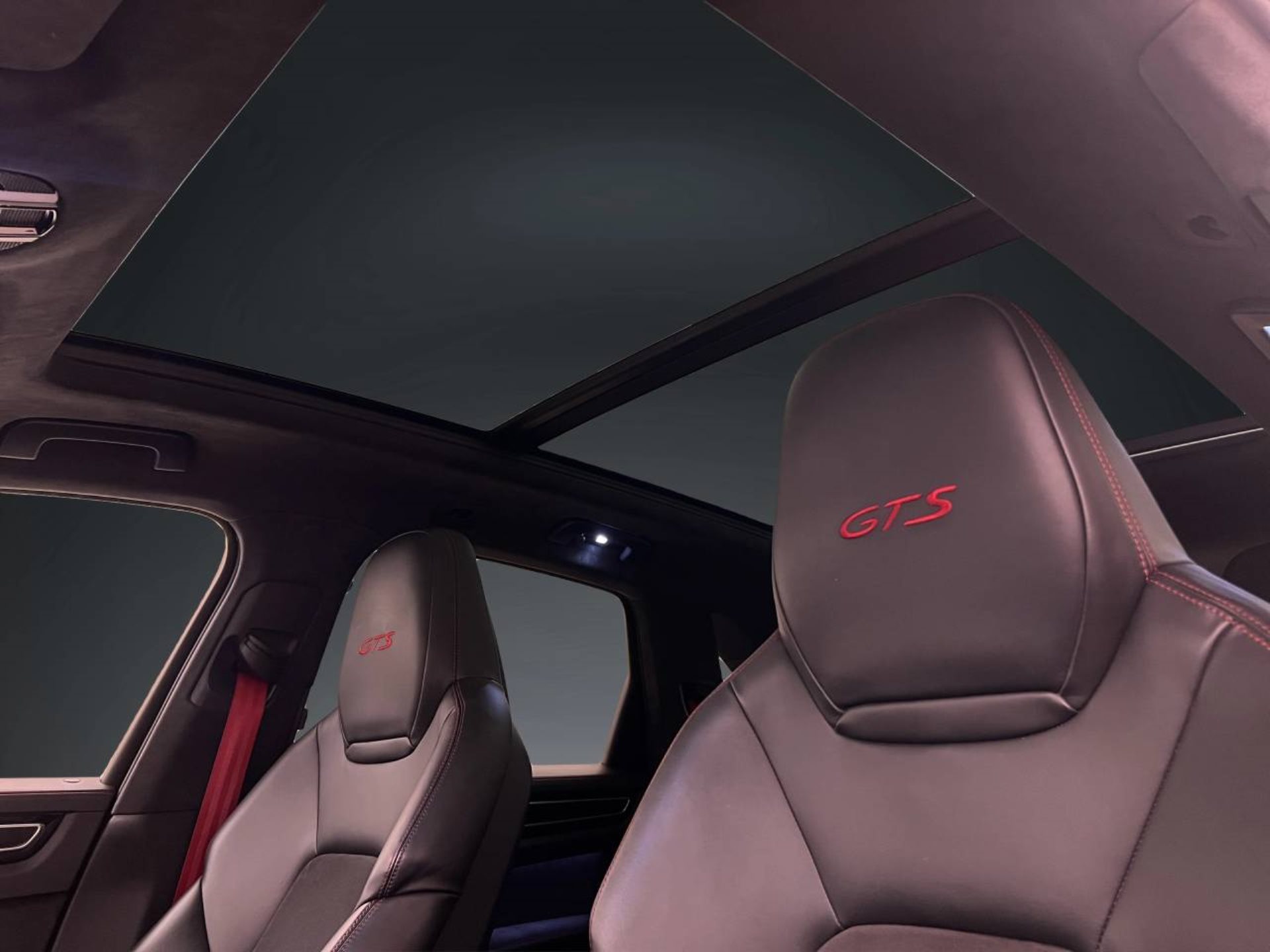 PORSCHE Cayenne GTS-image-12
