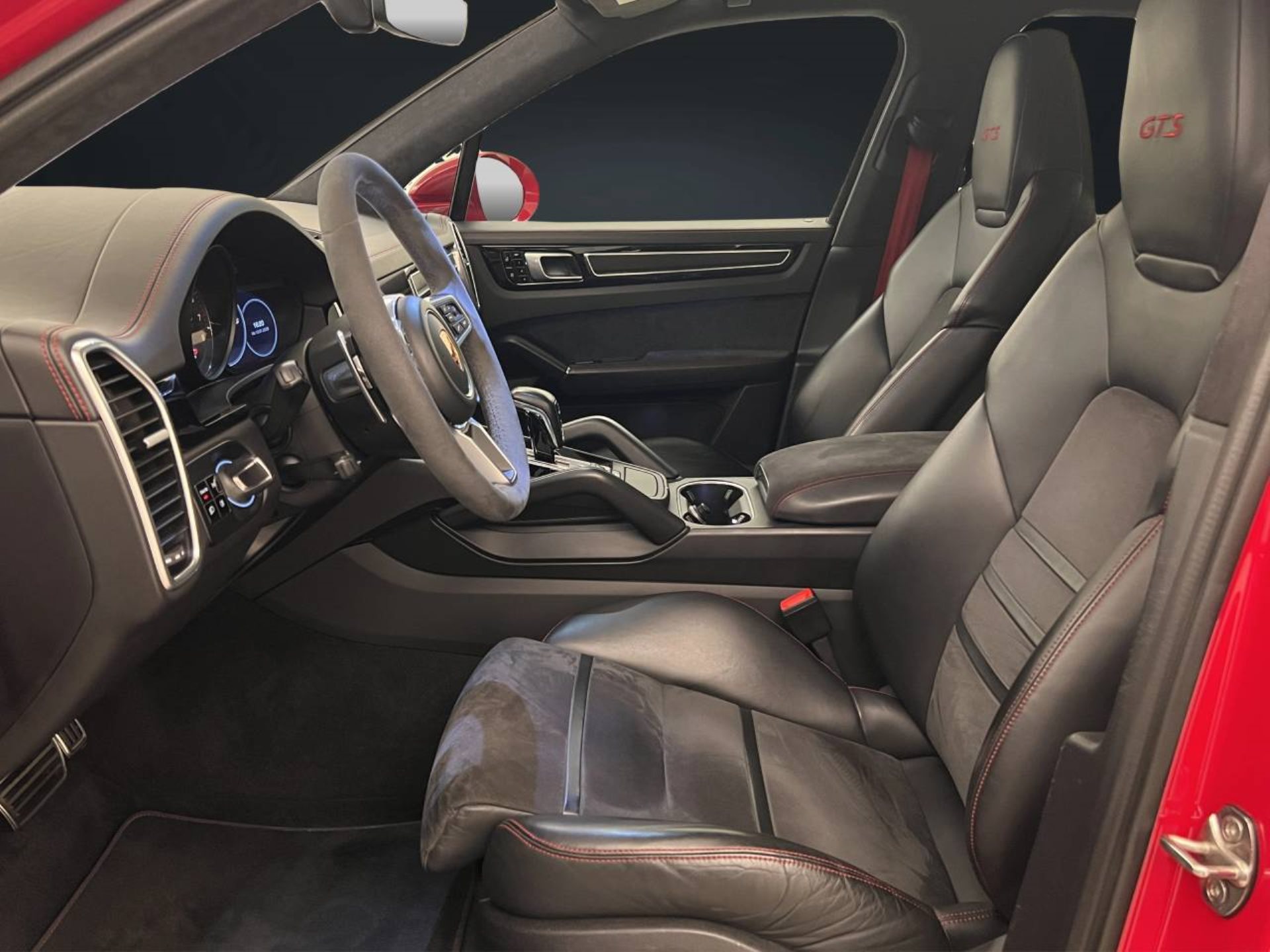 PORSCHE Cayenne GTS-image-4