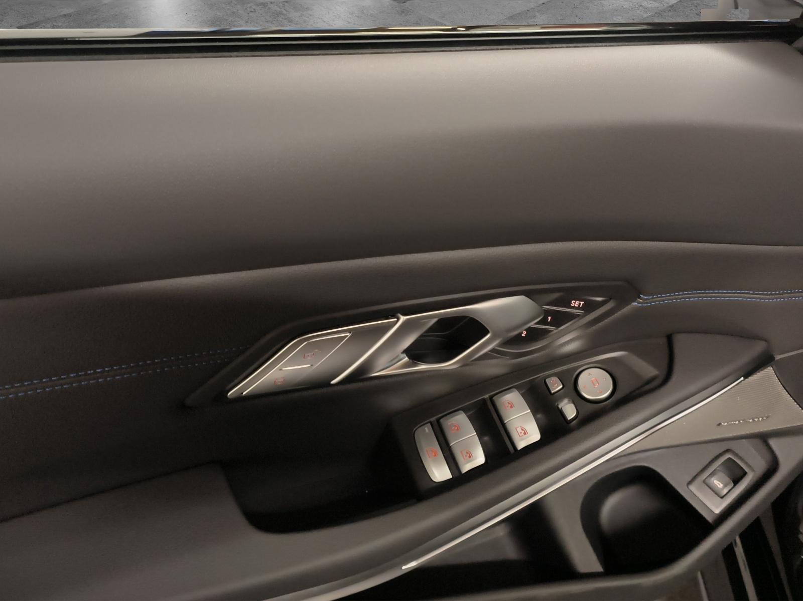 BMW M340d xDrive Touring-image-10