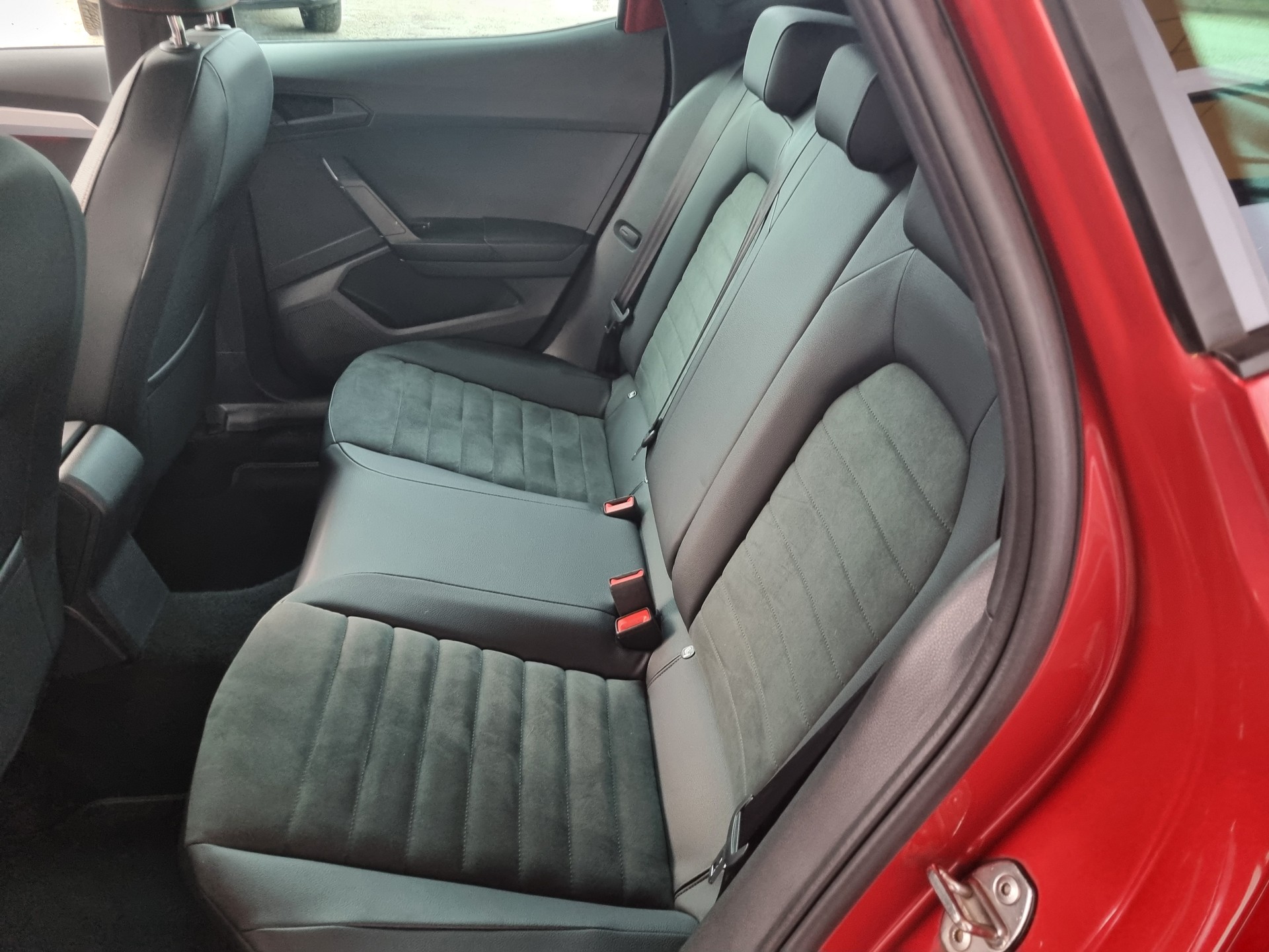 SEAT Ibiza 1.0 EcoTSI Hola FR DSG-image-8