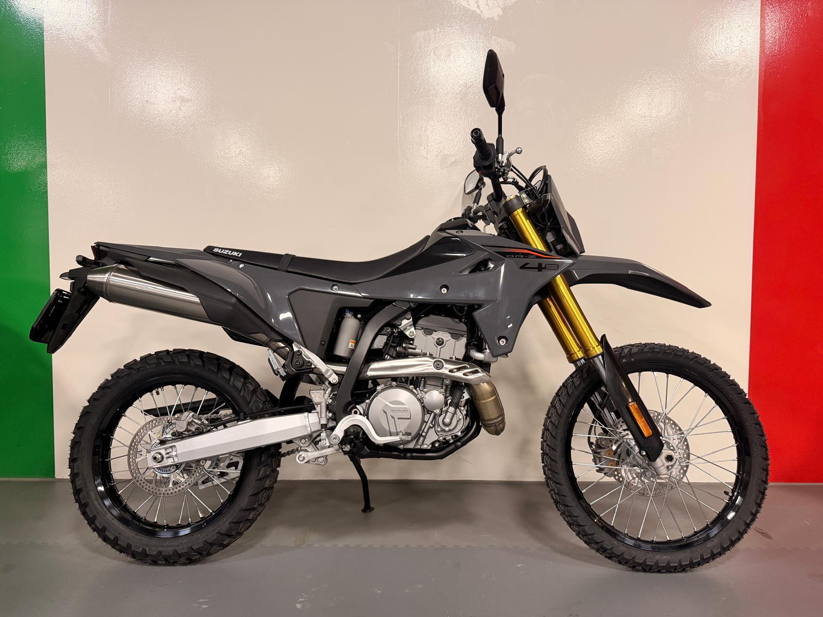 SUZUKI DR-Z4S-showroom-element-3