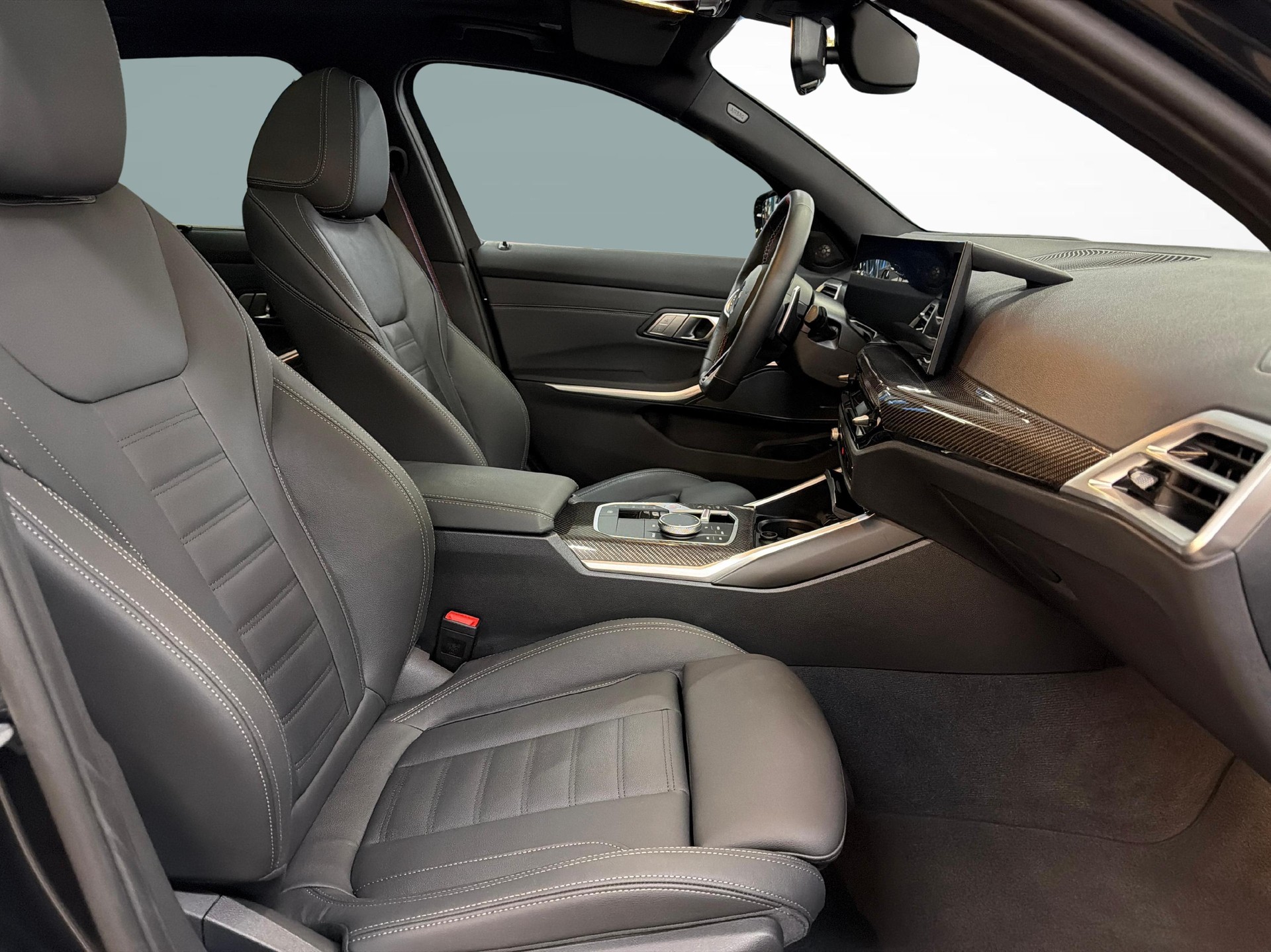 BMW M340d xDrive Touring-image-10