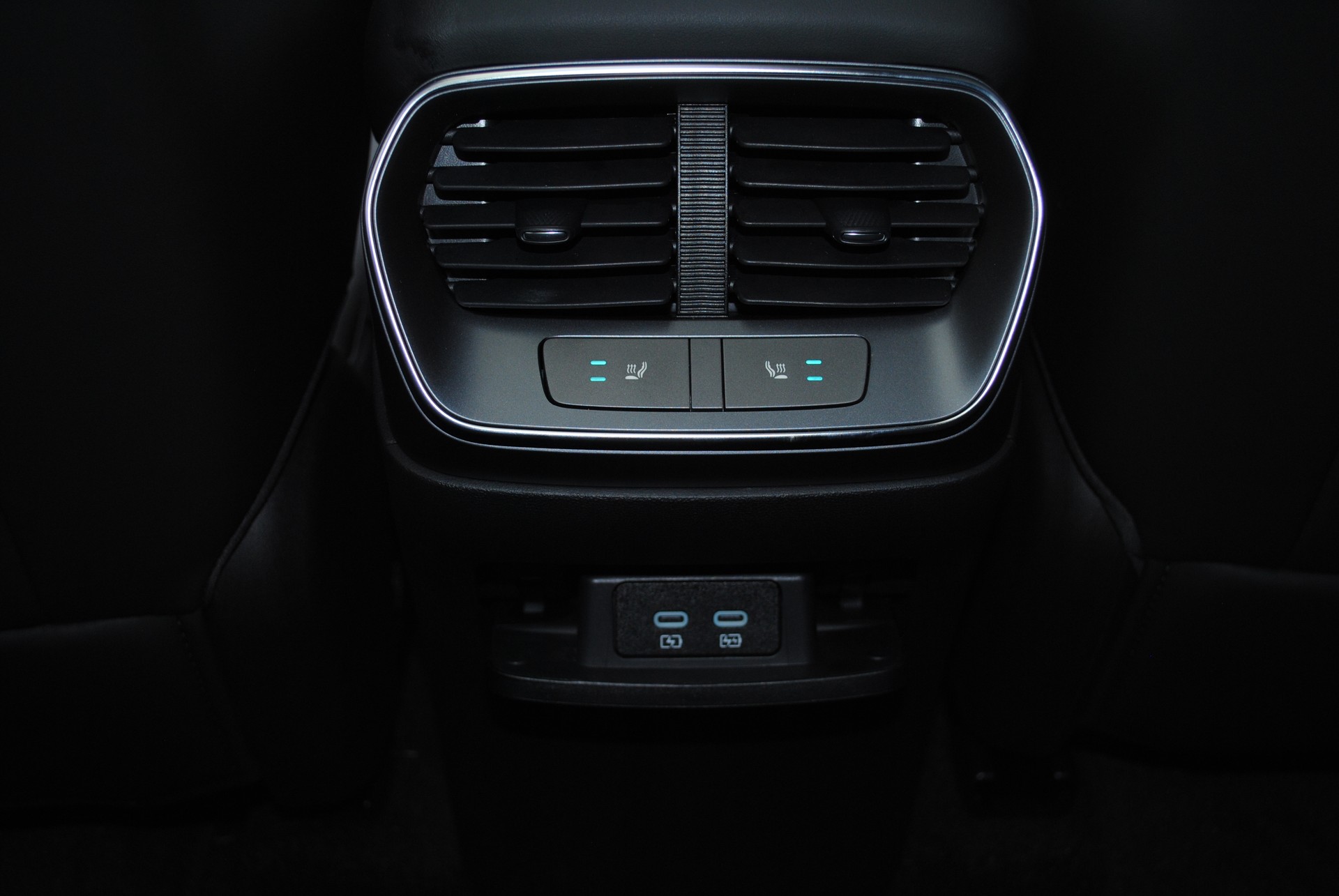 BYD Sealion 7 91,3 kWh Excellence AWD-image-18