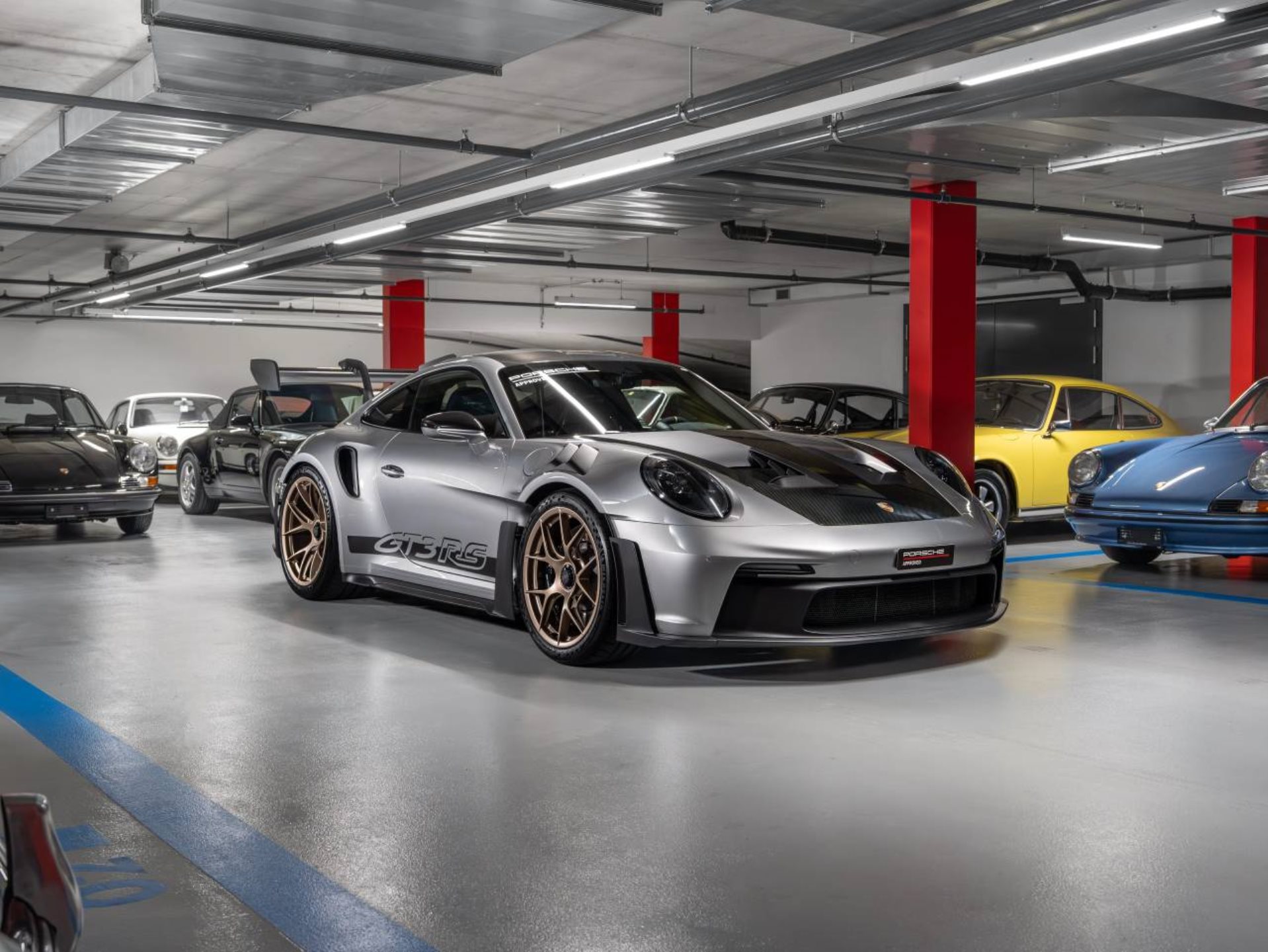 PORSCHE 911 GT3 RS (MY23)-image-5
