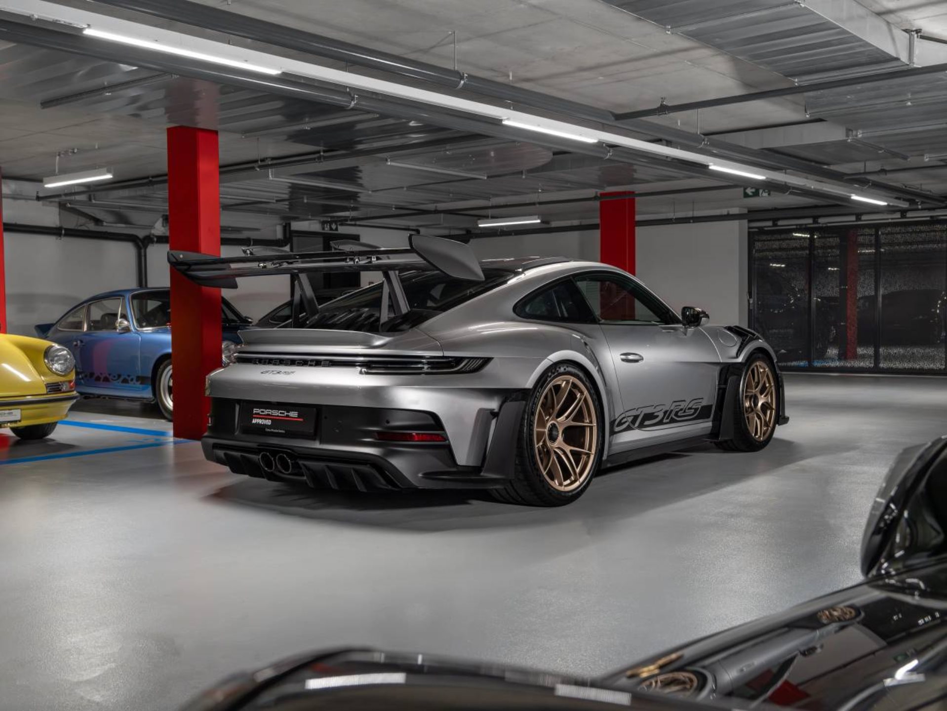 PORSCHE 911 GT3 RS (MY23)-image-7