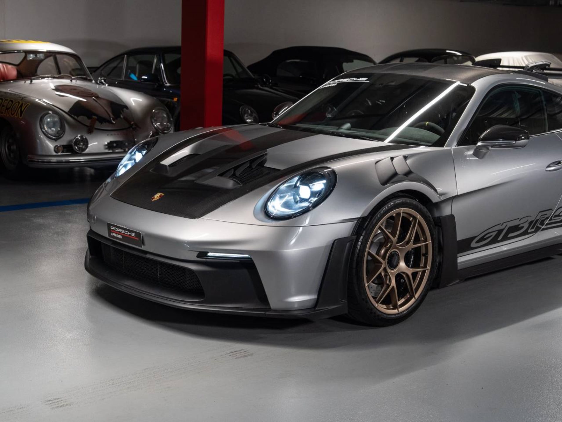 PORSCHE 911 GT3 RS (MY23)-image-24