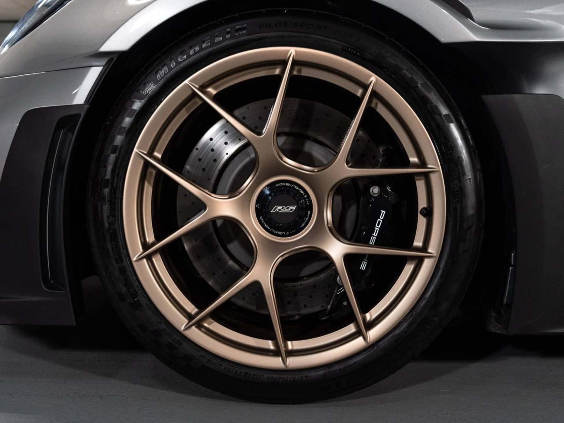 PORSCHE 911 GT3 RS (MY23)-image-26