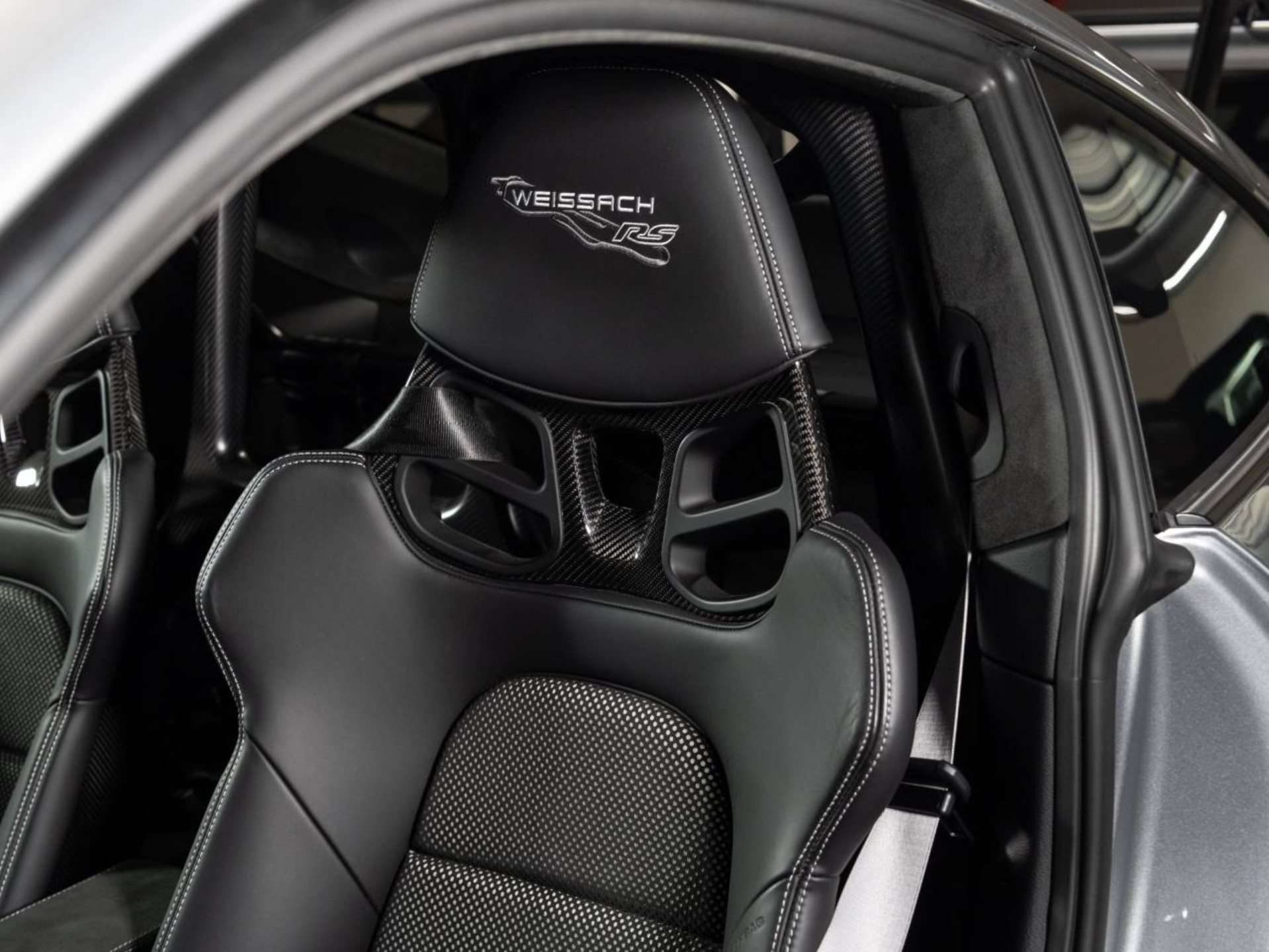 PORSCHE 911 GT3 RS (MY23)-image-12