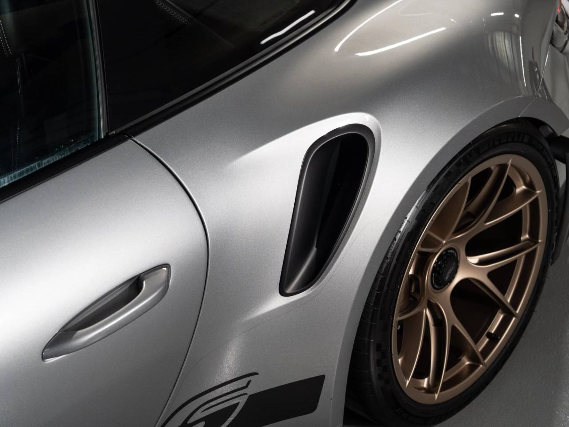 PORSCHE 911 GT3 RS (MY23)-image-28