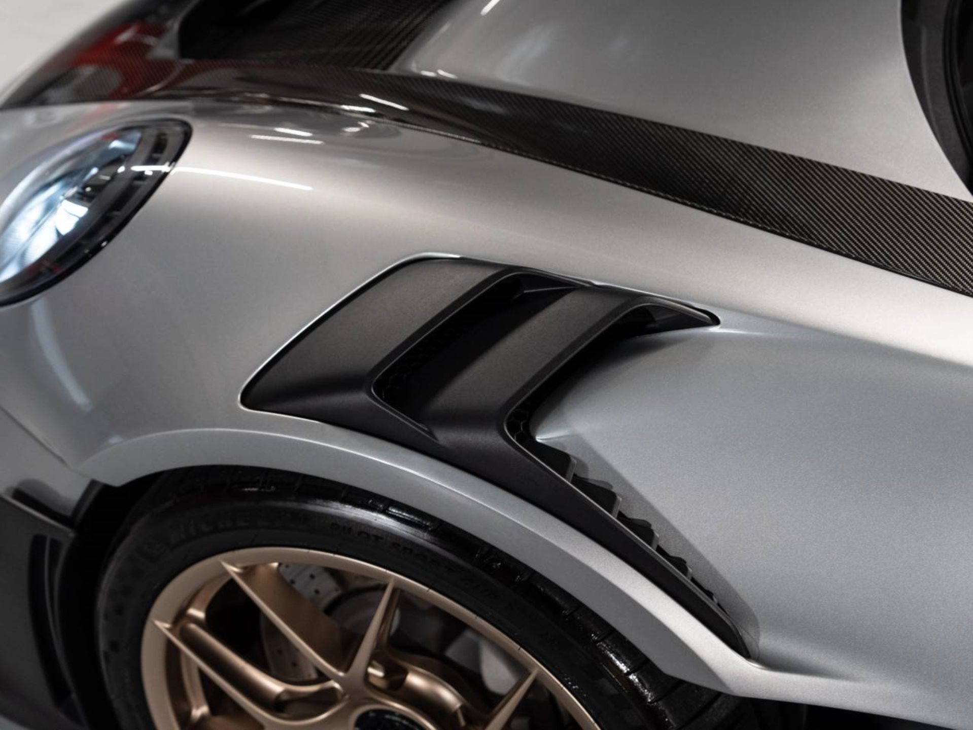 PORSCHE 911 GT3 RS (MY23)-image-25