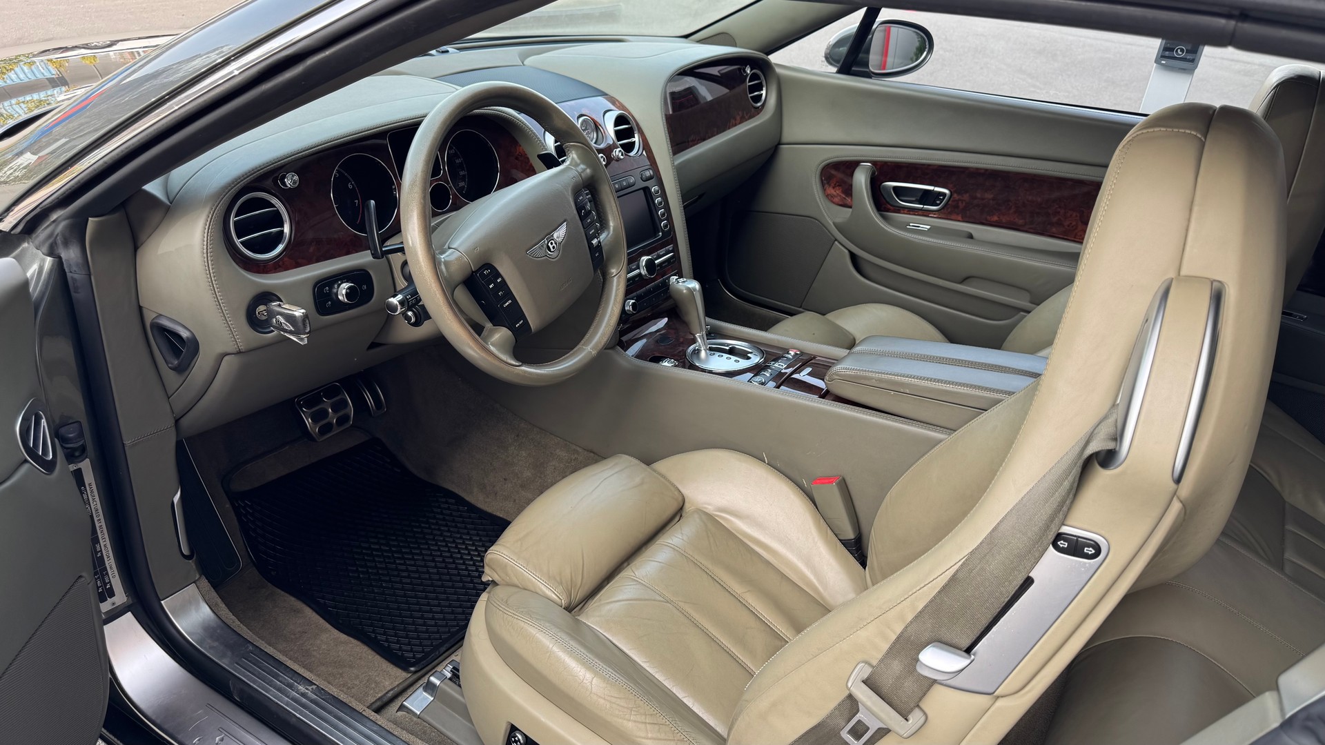 BENTLEY Continental GTC 6.0-image-8
