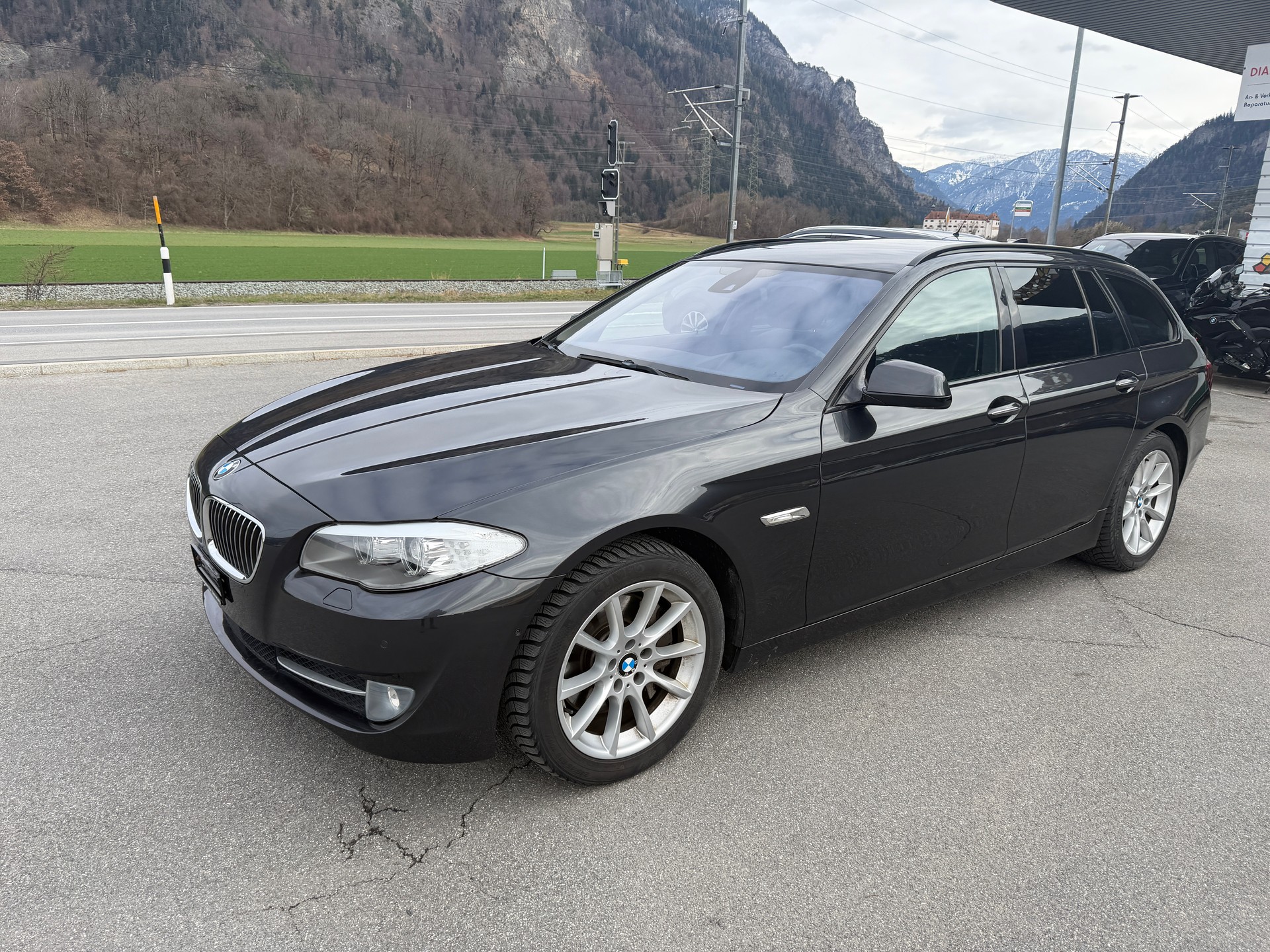BMW 535d xDrive Touring Steptronic-image-1