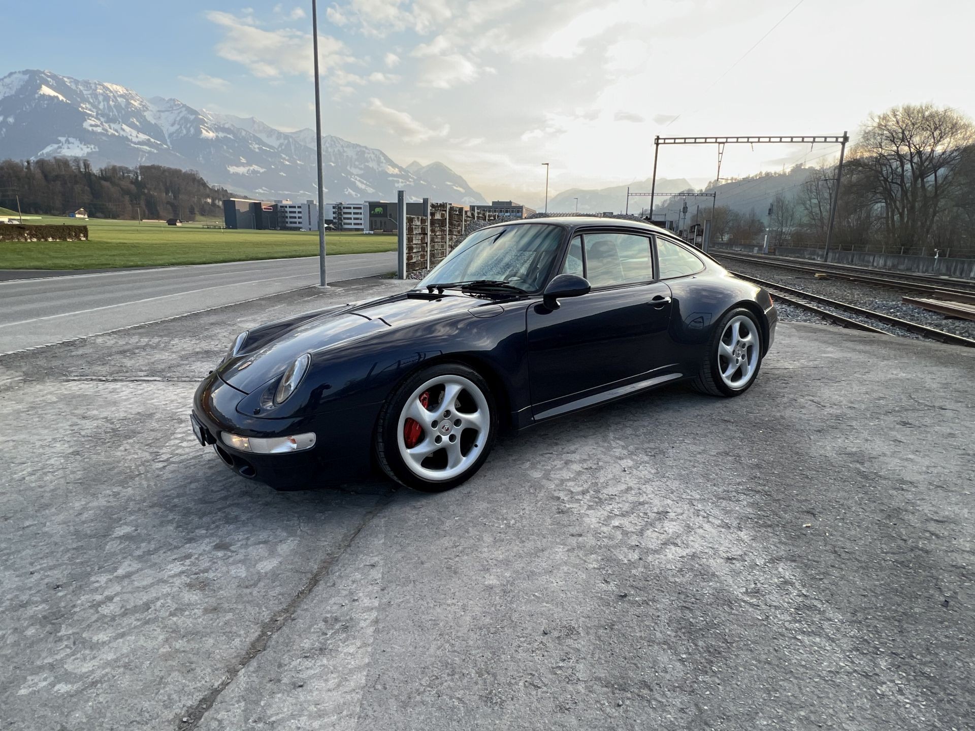 PORSCHE 911 Carrera 4S-image-2