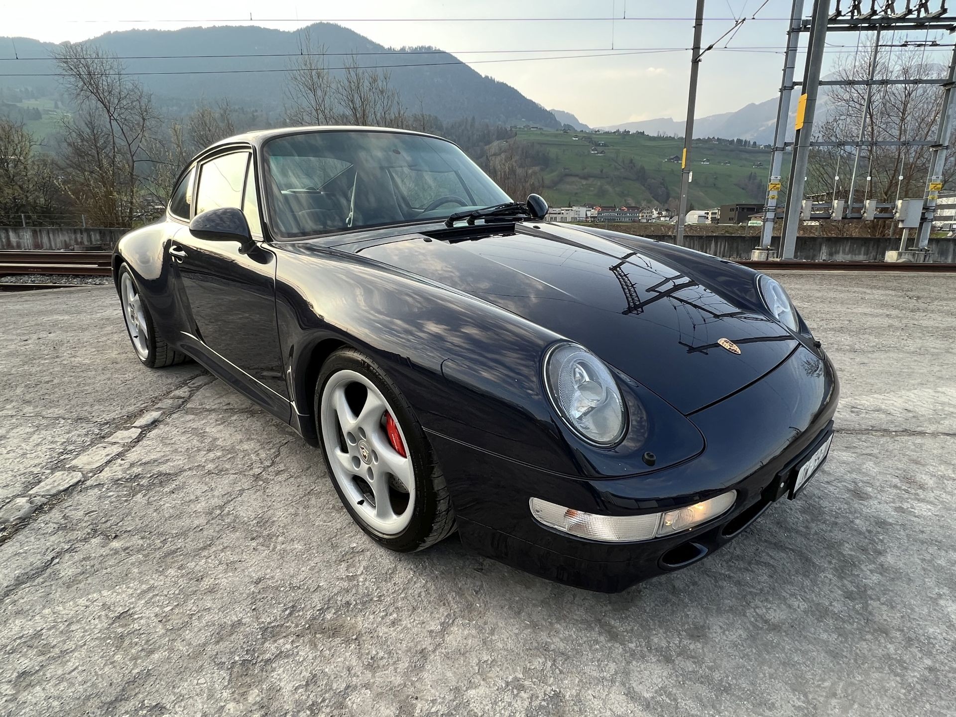 PORSCHE 911 Carrera 4S-image-4