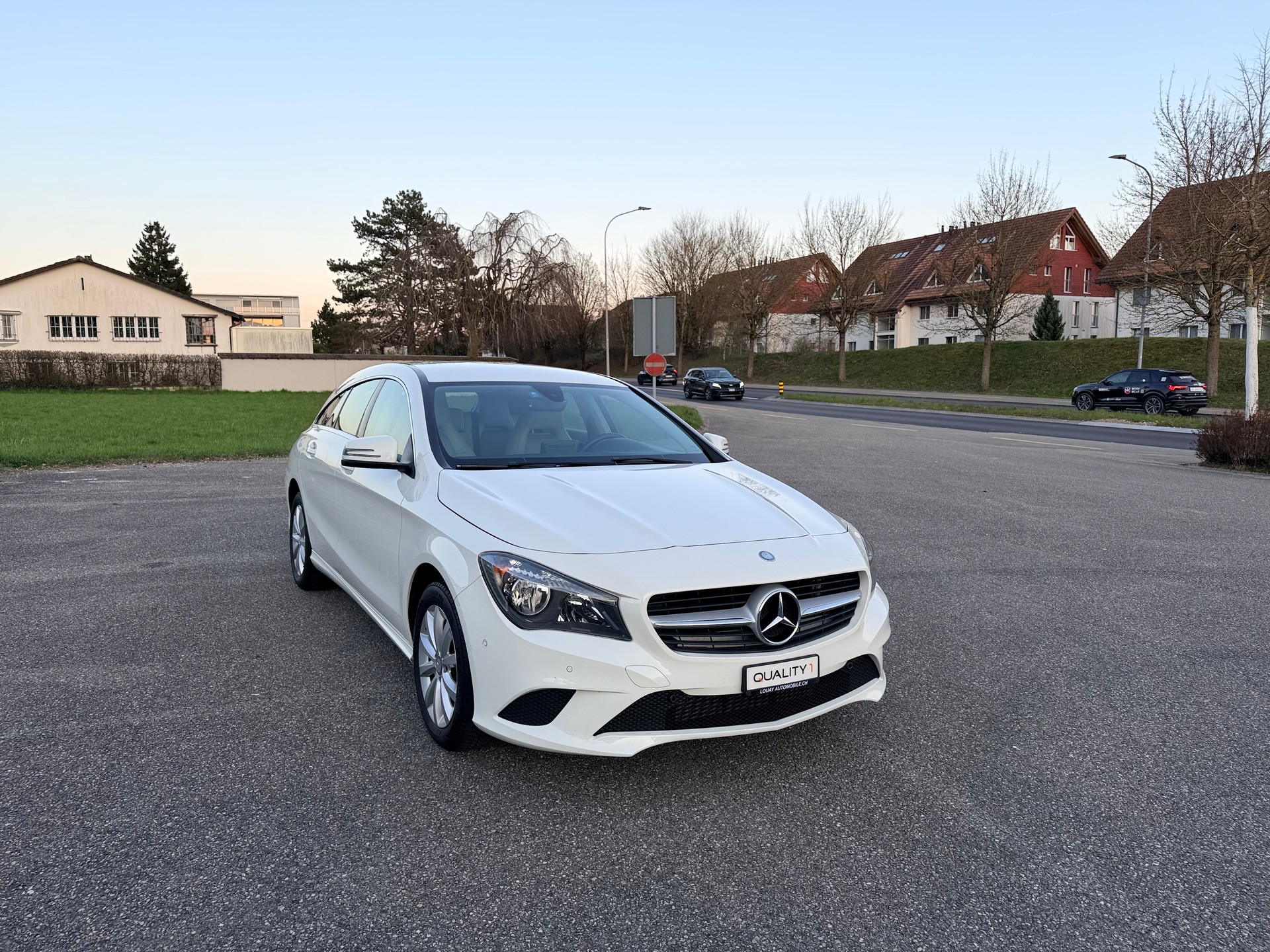 MERCEDES-BENZ CLA Shooting Brake 200 Night Star 7G-DCT-image-3