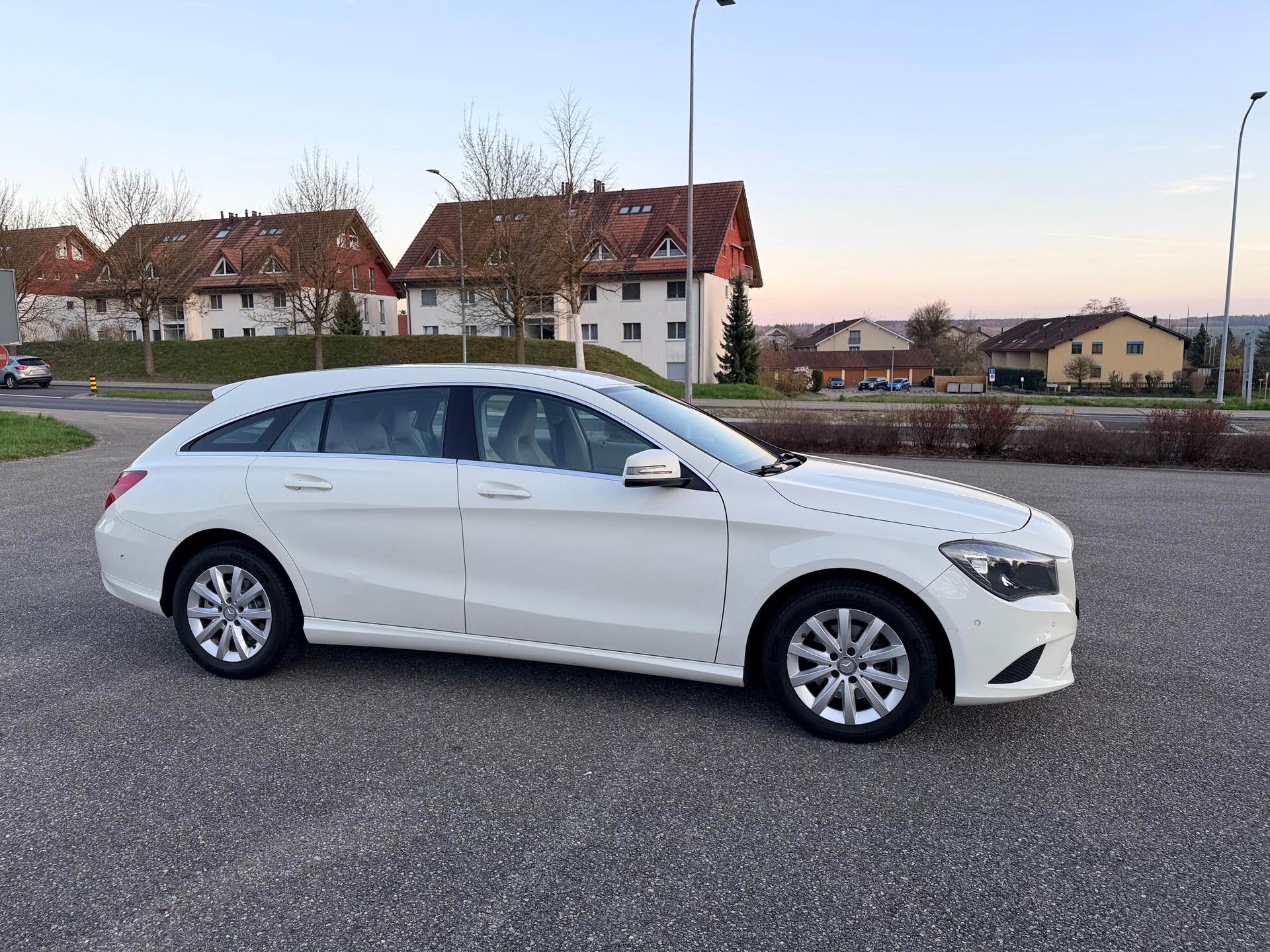 MERCEDES-BENZ CLA Shooting Brake 200 Night Star 7G-DCT-image-6