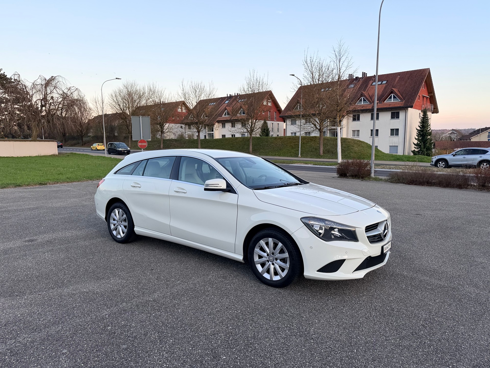 MERCEDES-BENZ CLA Shooting Brake 200 Night Star 7G-DCT-image-7