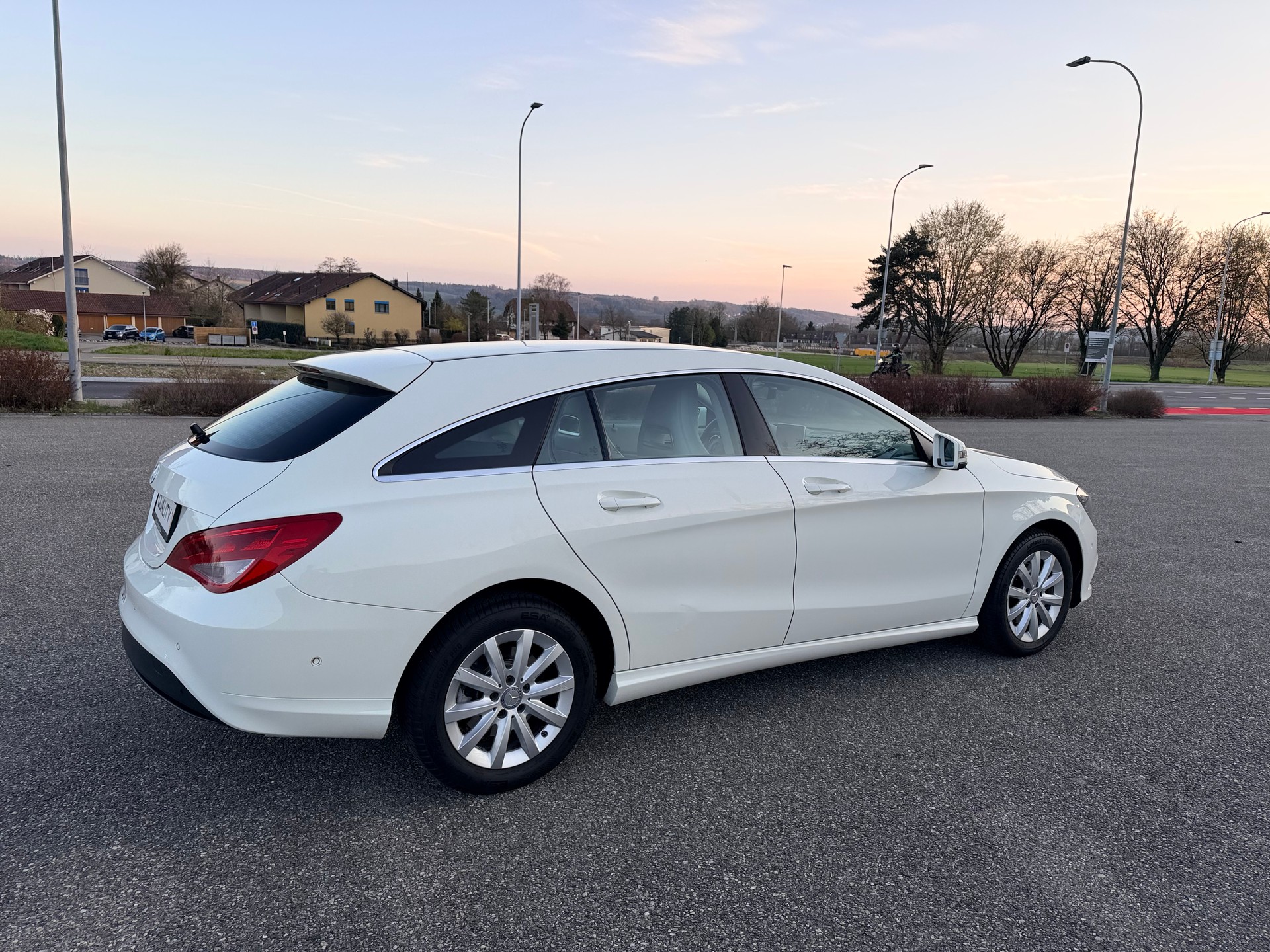 MERCEDES-BENZ CLA Shooting Brake 200 Night Star 7G-DCT-image-9