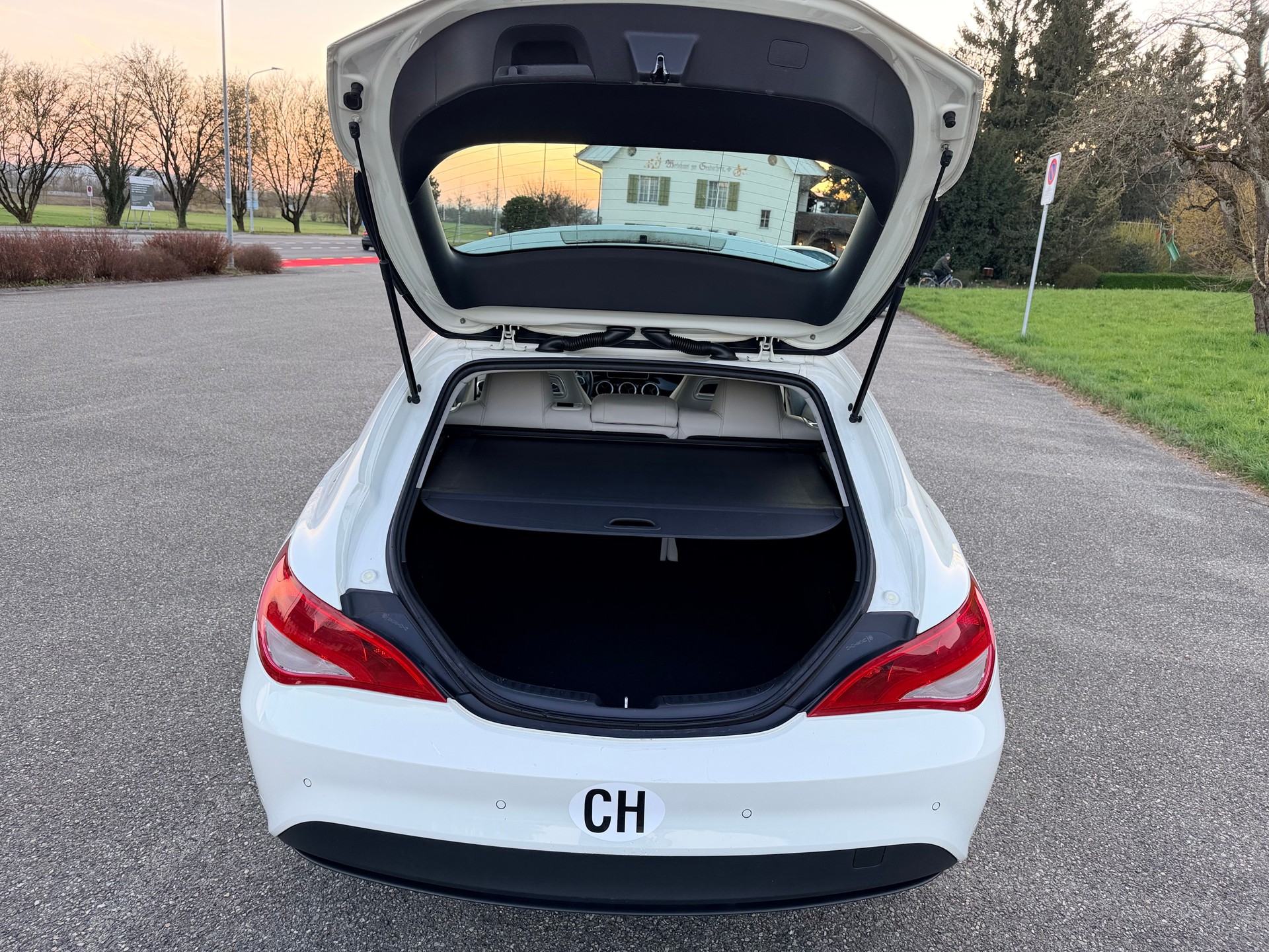 MERCEDES-BENZ CLA Shooting Brake 200 Night Star 7G-DCT-image-13