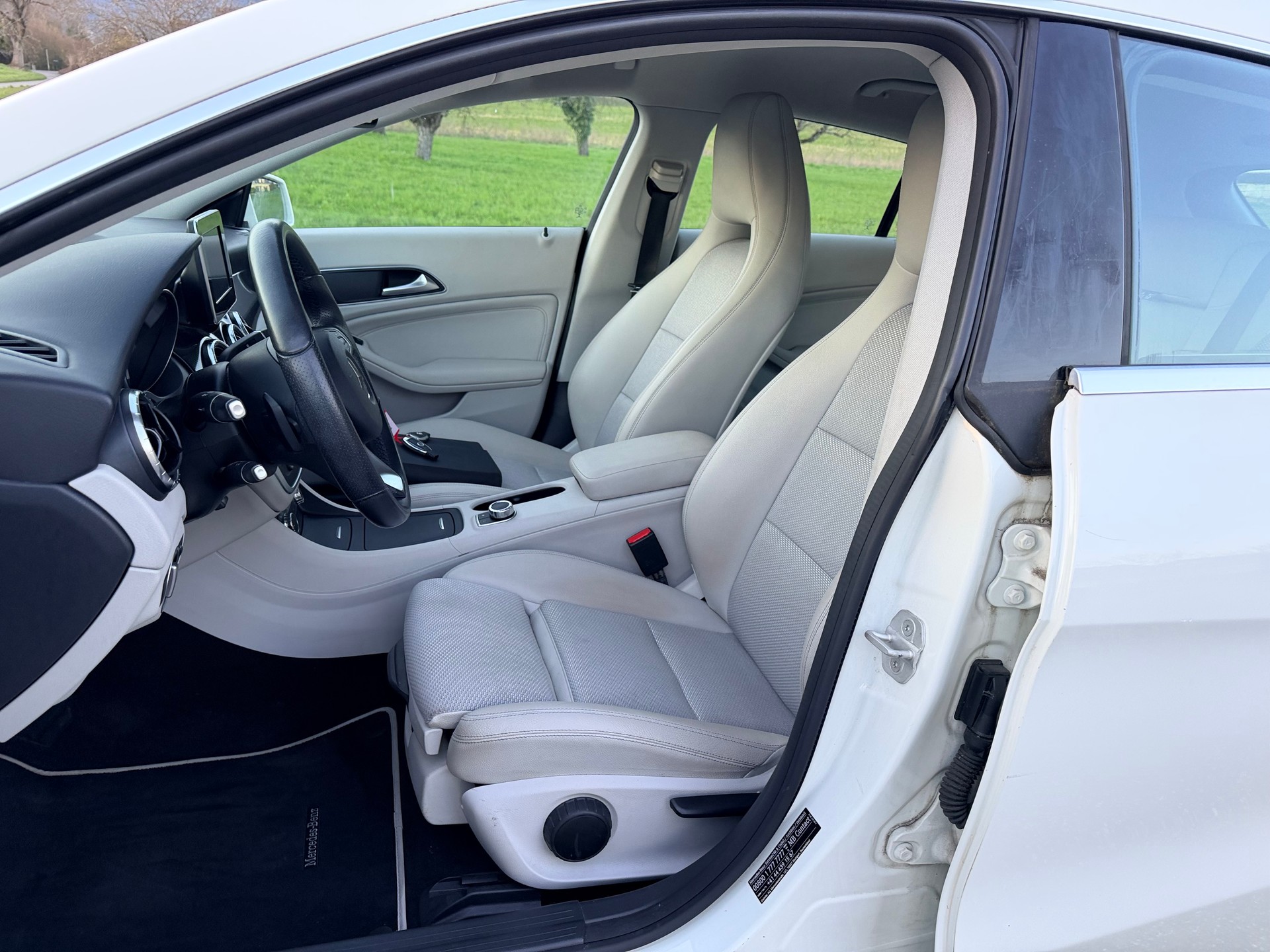 MERCEDES-BENZ CLA Shooting Brake 200 Night Star 7G-DCT-image-15