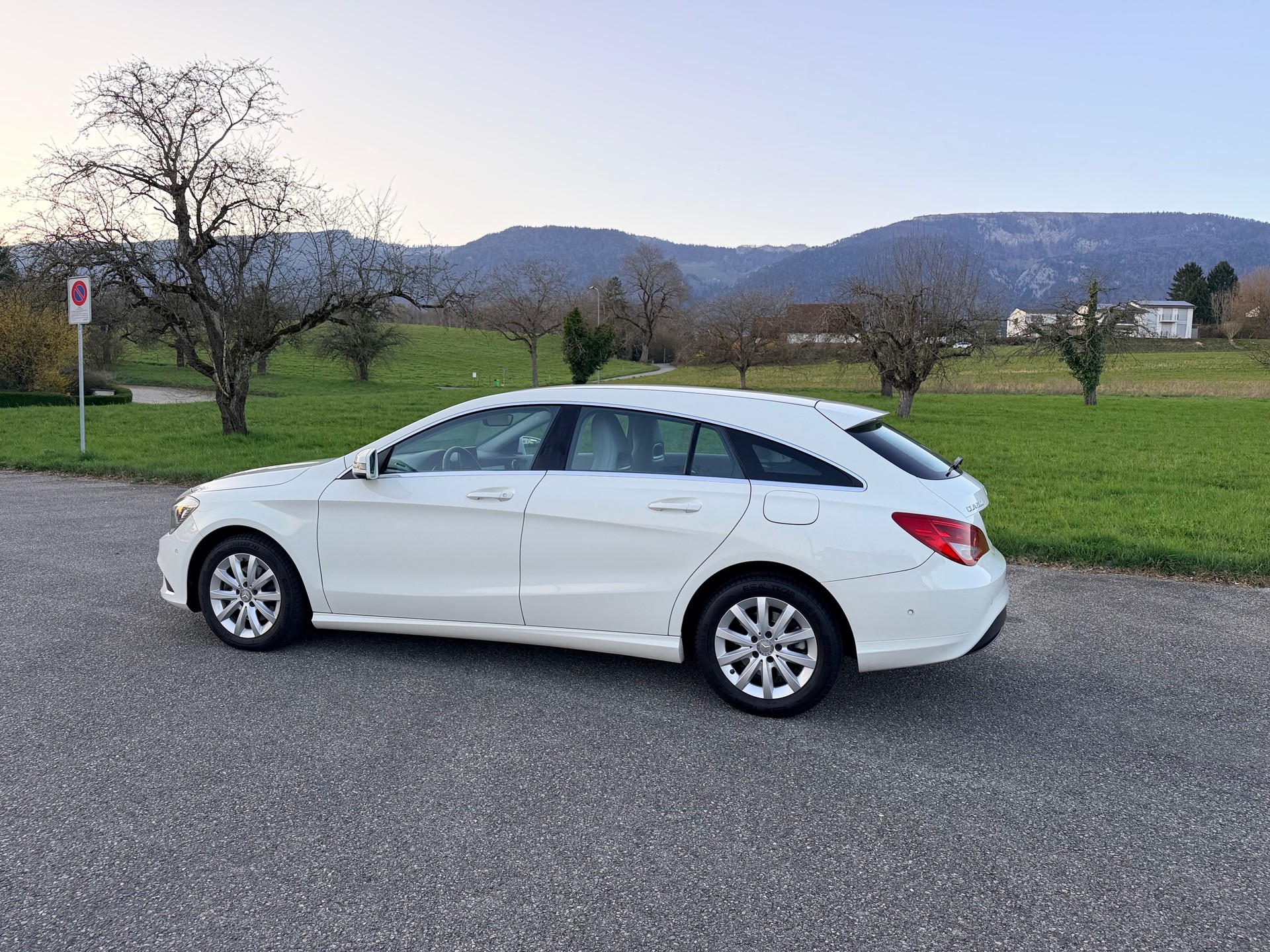 MERCEDES-BENZ CLA Shooting Brake 200 Night Star 7G-DCT-image-8