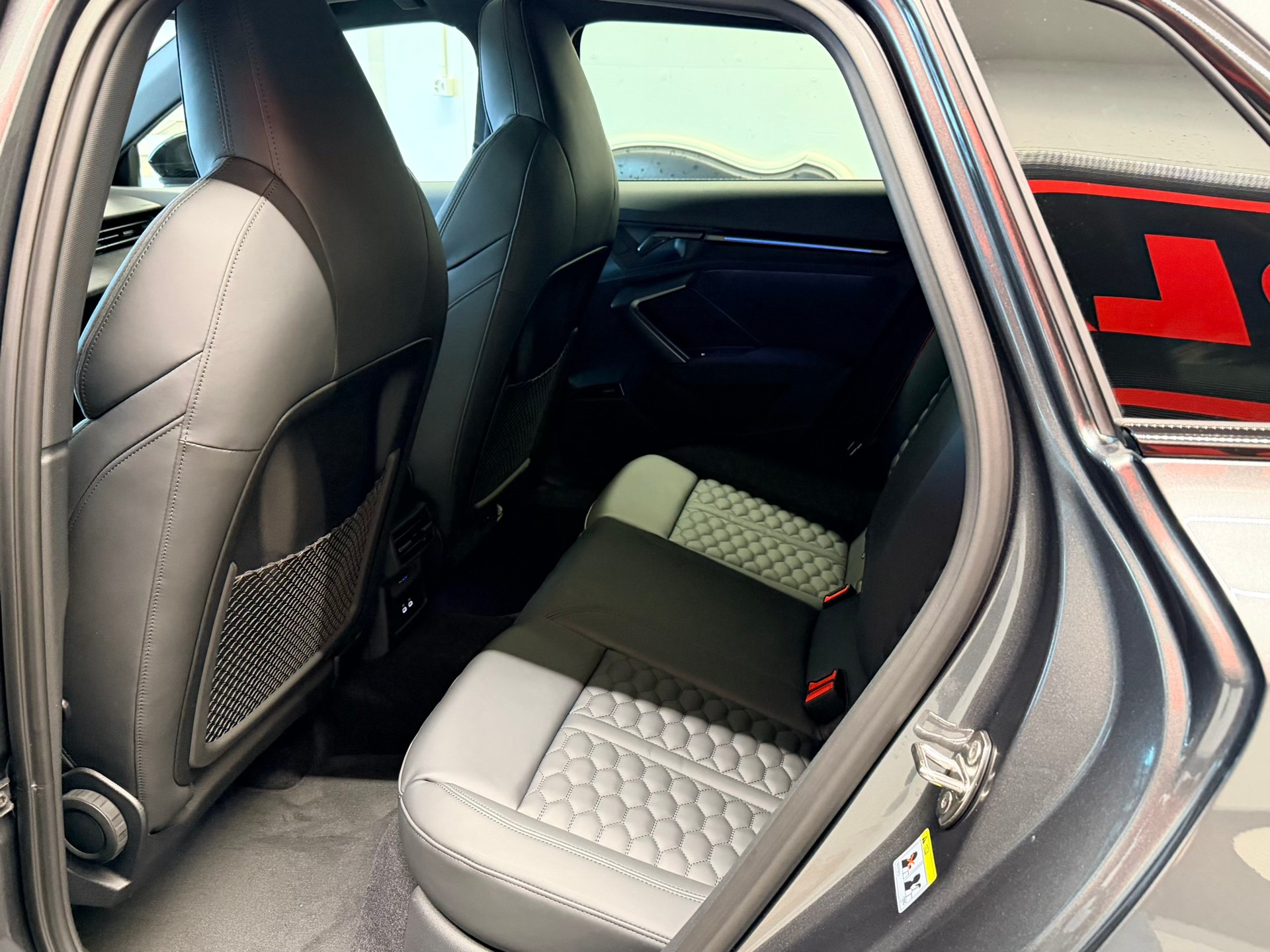 AUDI RS3 Sportback 2.5 TSI quattro S-tronic-image-16