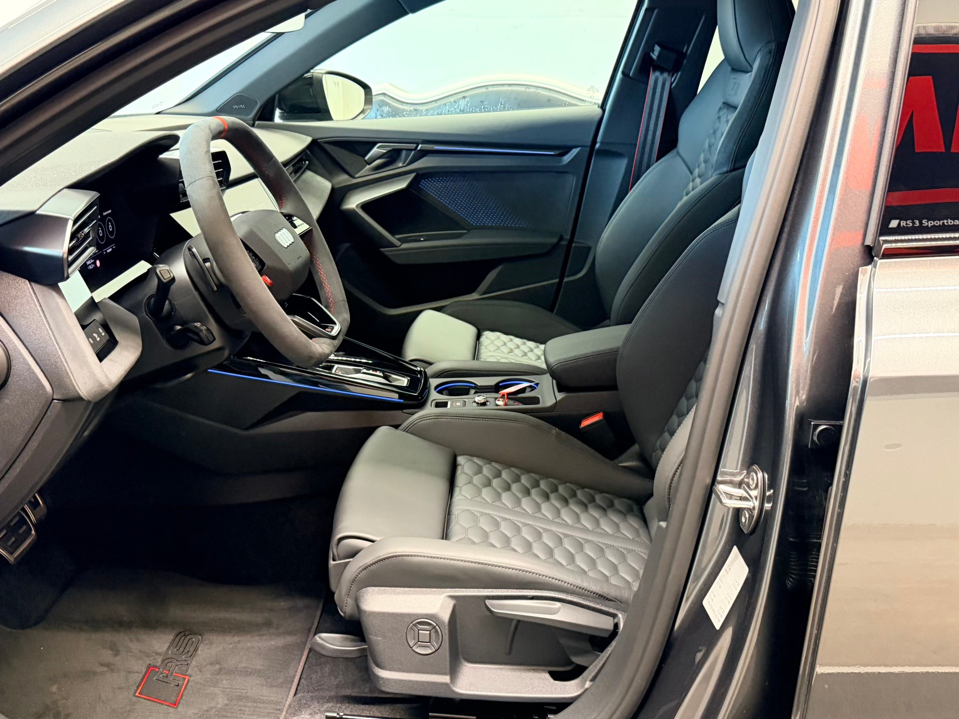 AUDI RS3 Sportback 2.5 TSI quattro S-tronic-image-14