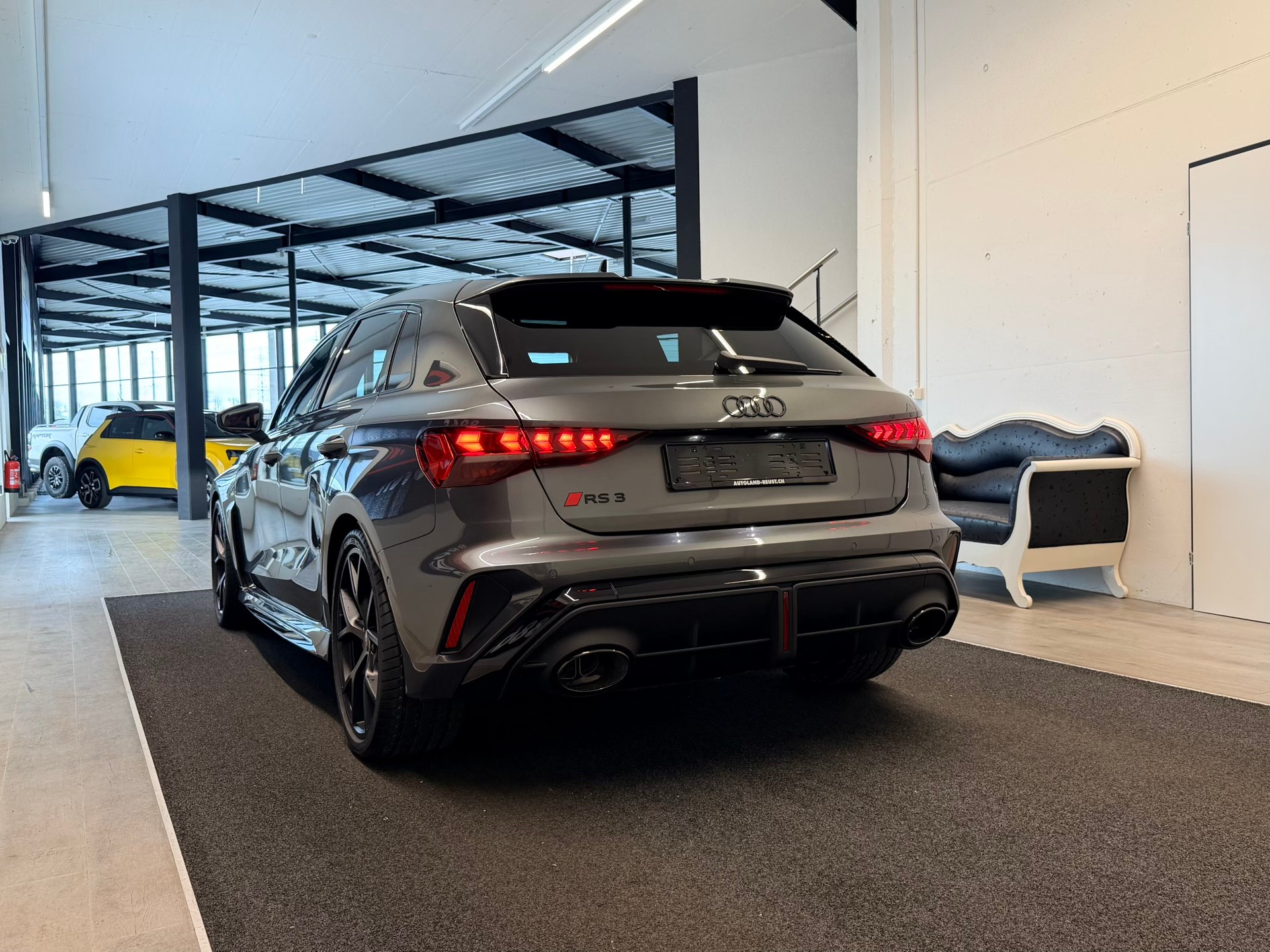 AUDI RS3 Sportback 2.5 TSI quattro S-tronic-image-7