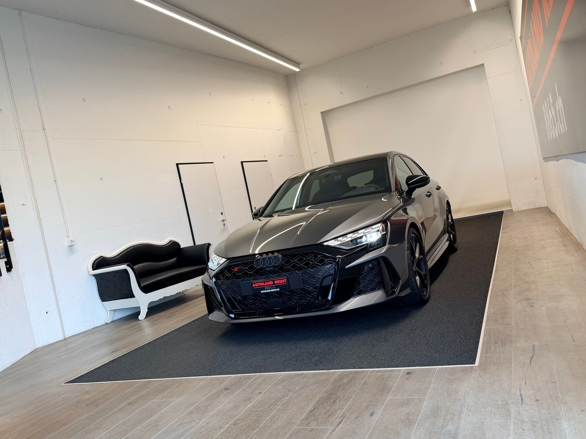 AUDI RS3 Sportback 2.5 TSI quattro S-tronic-image-2