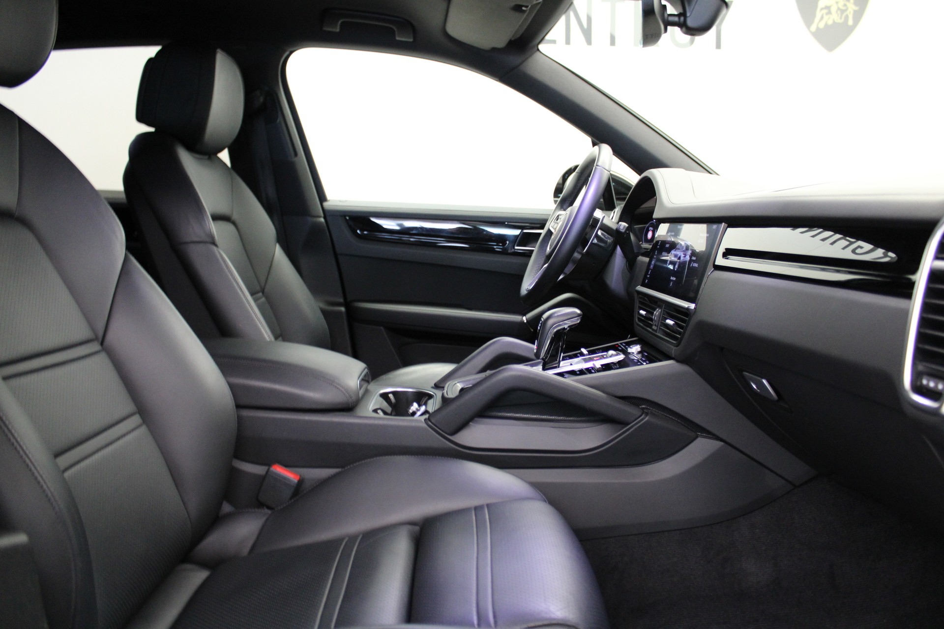 PORSCHE Cayenne-image-6