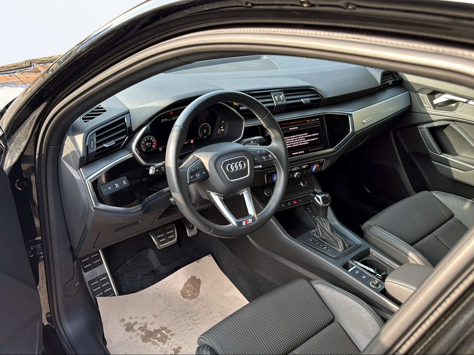 AUDI Q3 Sportback 35 TFSI S line S-tronic-image-10
