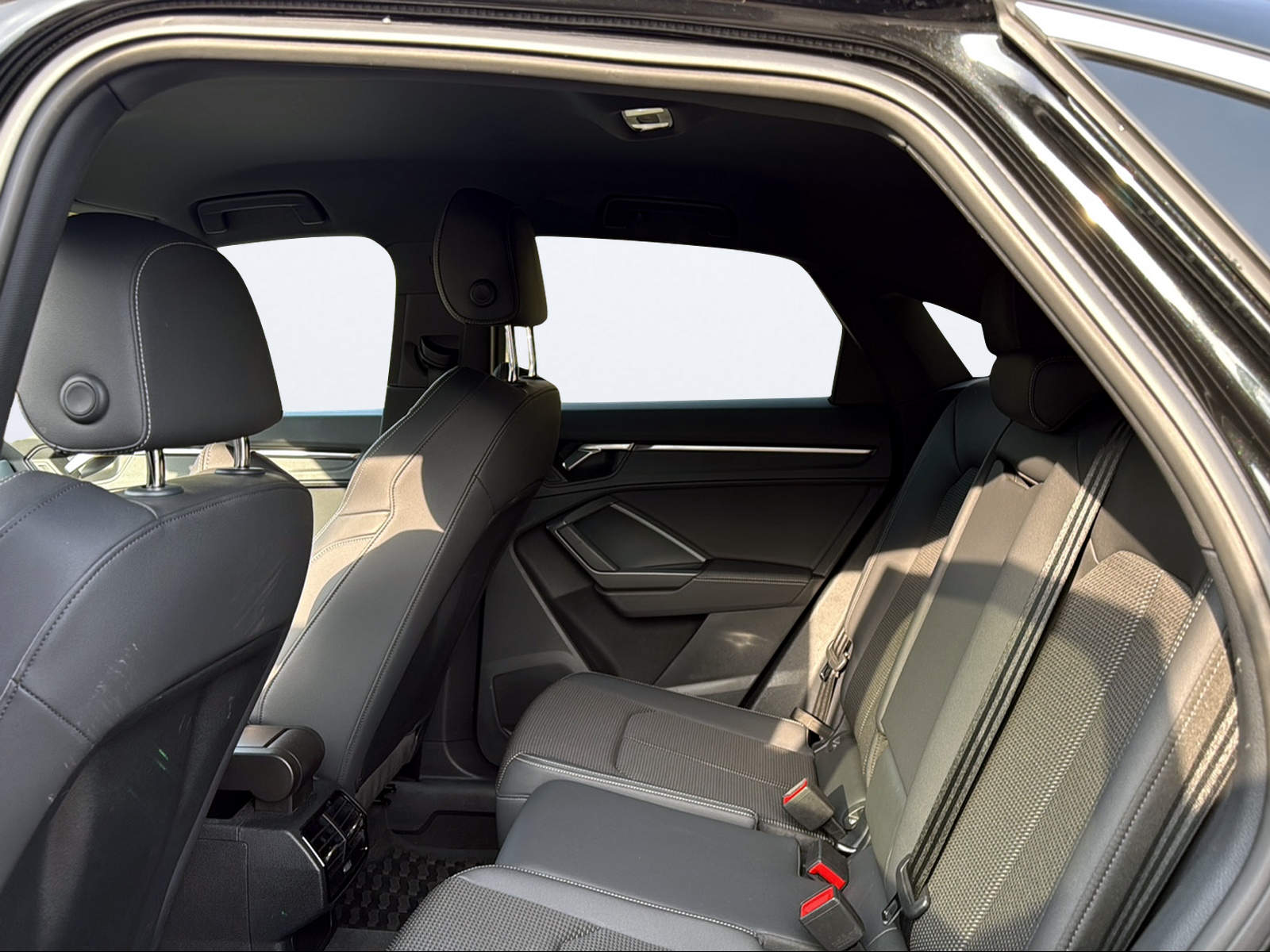 AUDI Q3 Sportback 35 TFSI S line S-tronic-image-13
