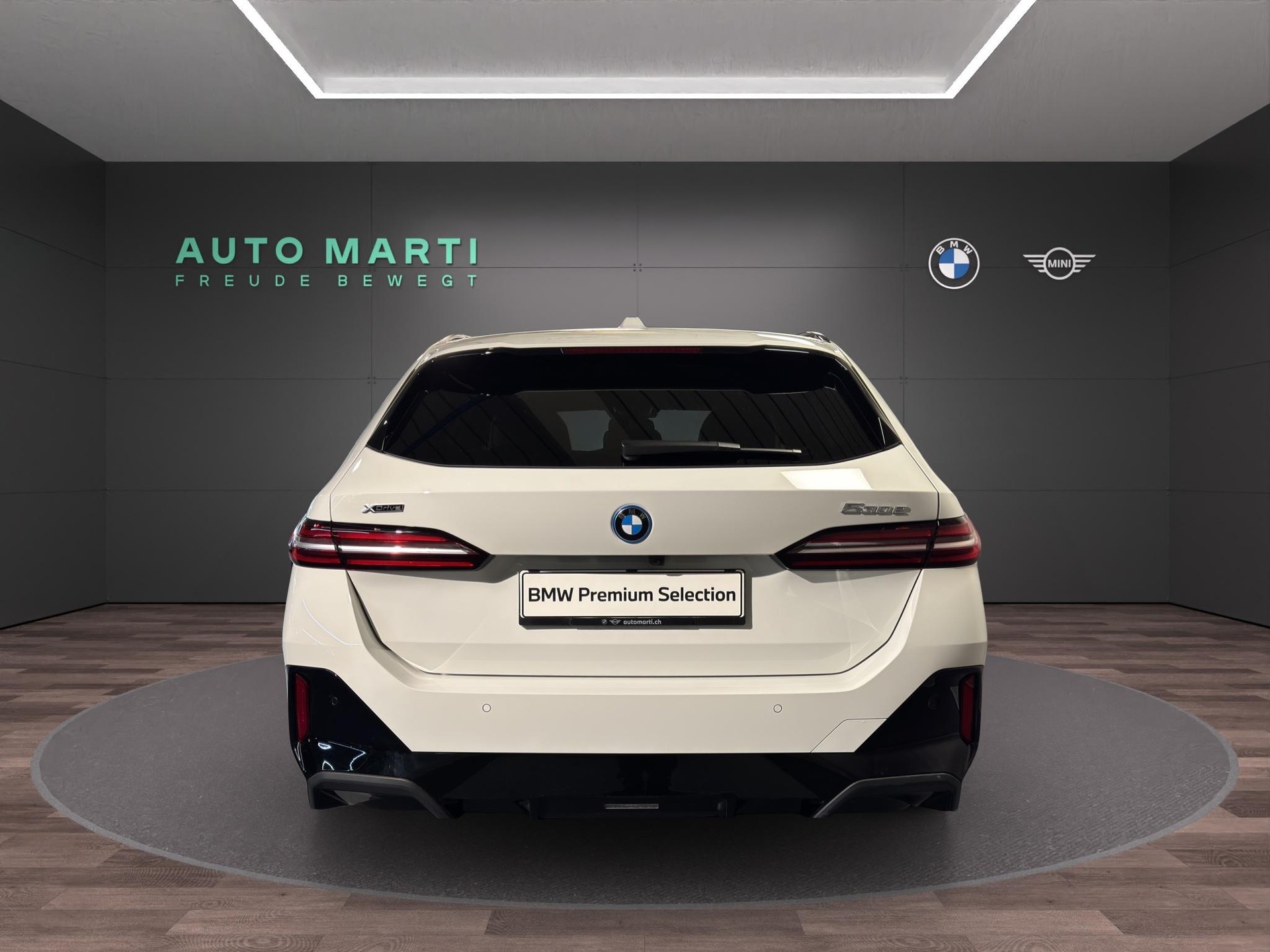BMW 530e xDrive Touring M Sport-image-3