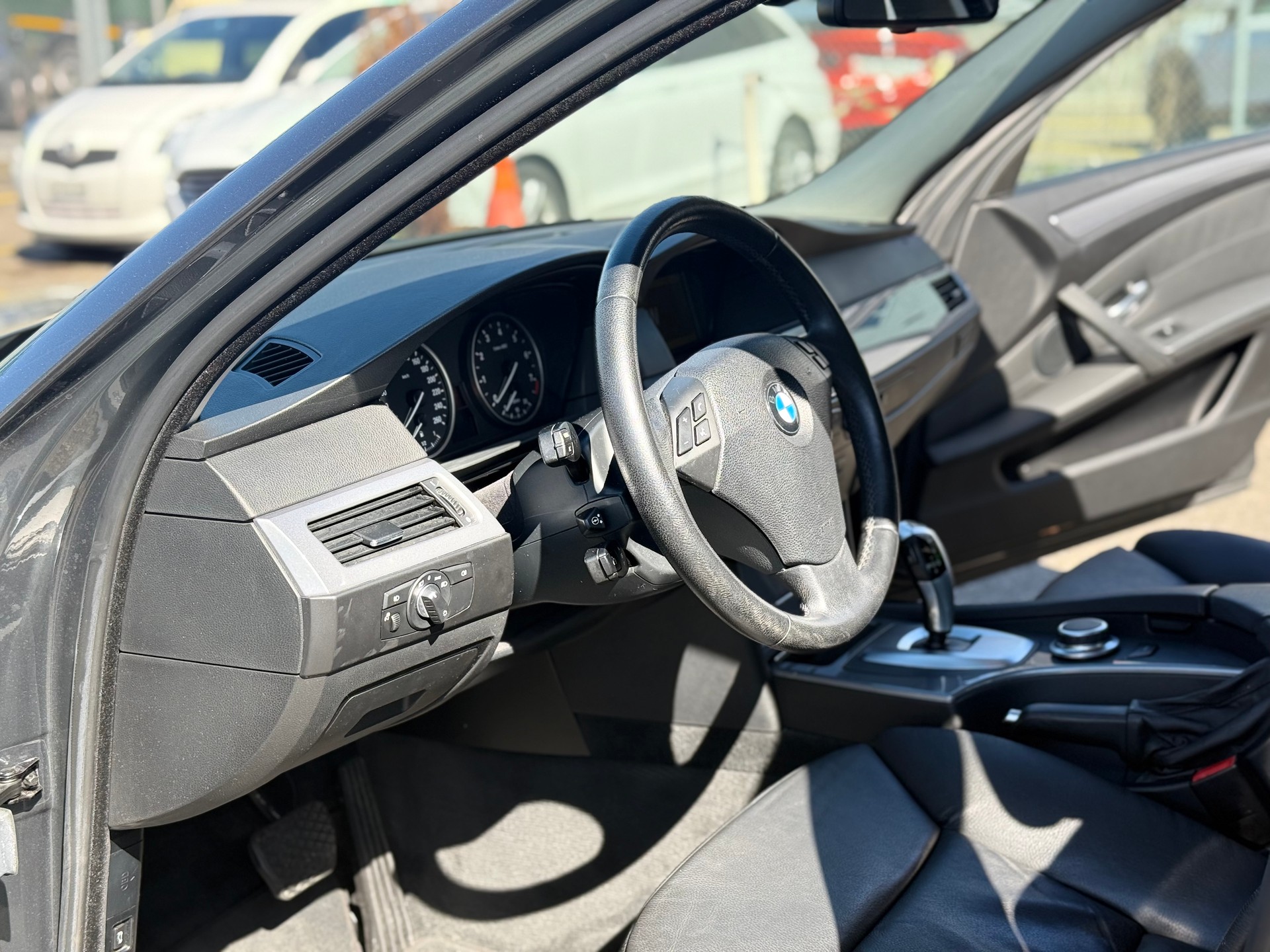 BMW 530xi Steptronic-image-4