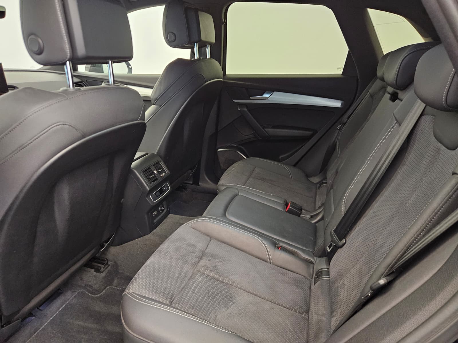 AUDI Q5 50 TFSI e PHEV quattro S-tronic-image-12